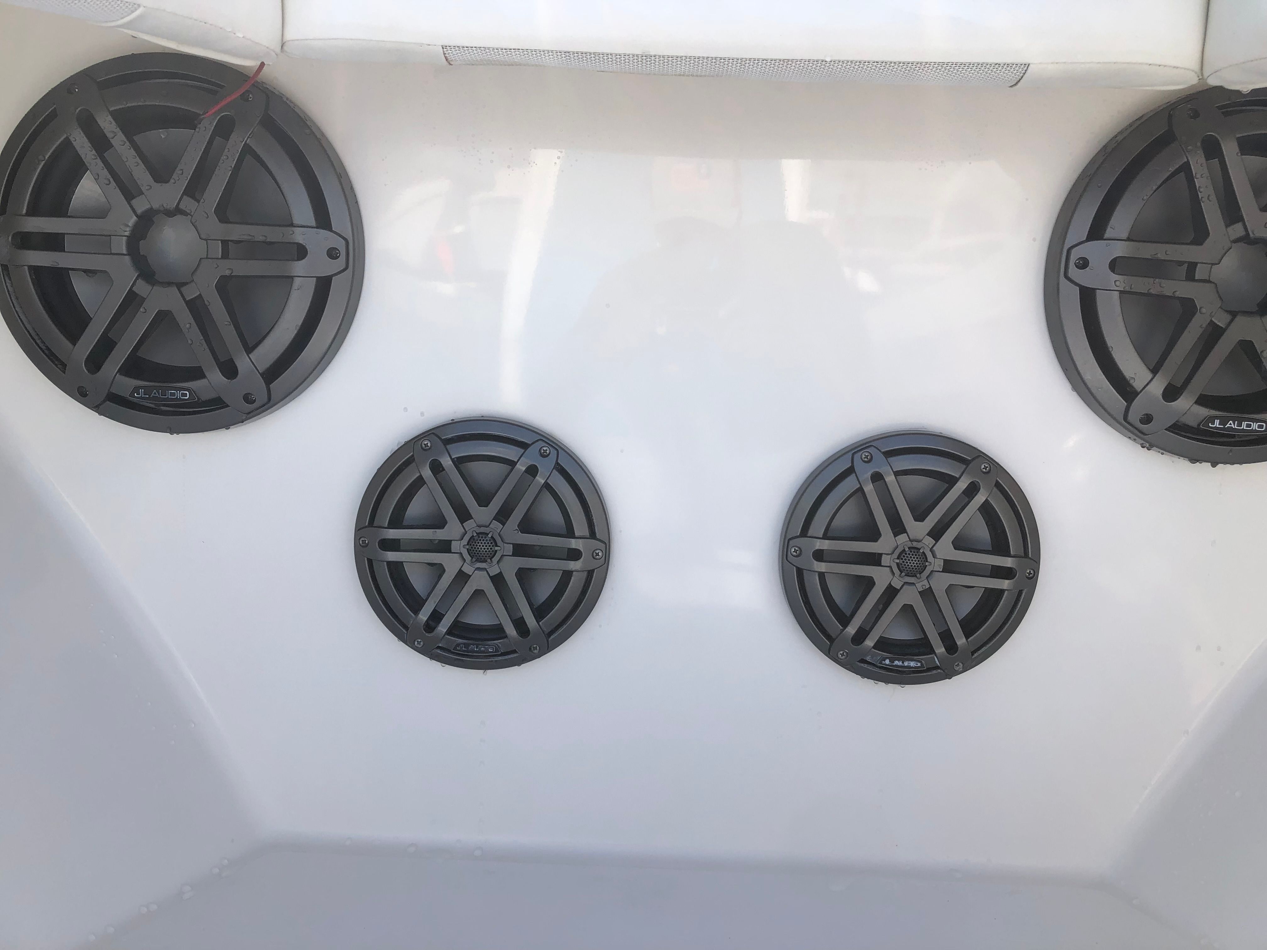 JL Audio speakers on Contender 33 Tournament boat, 2009 model.