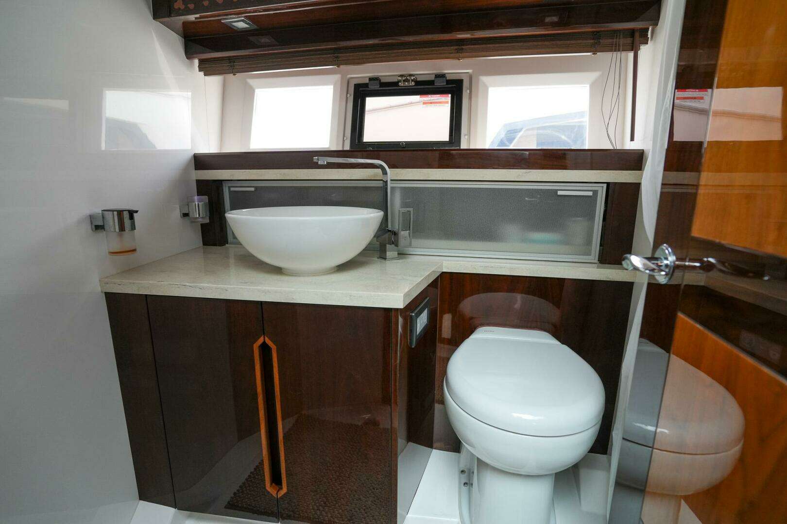 2017 Galeon 43 SKY - Image 37