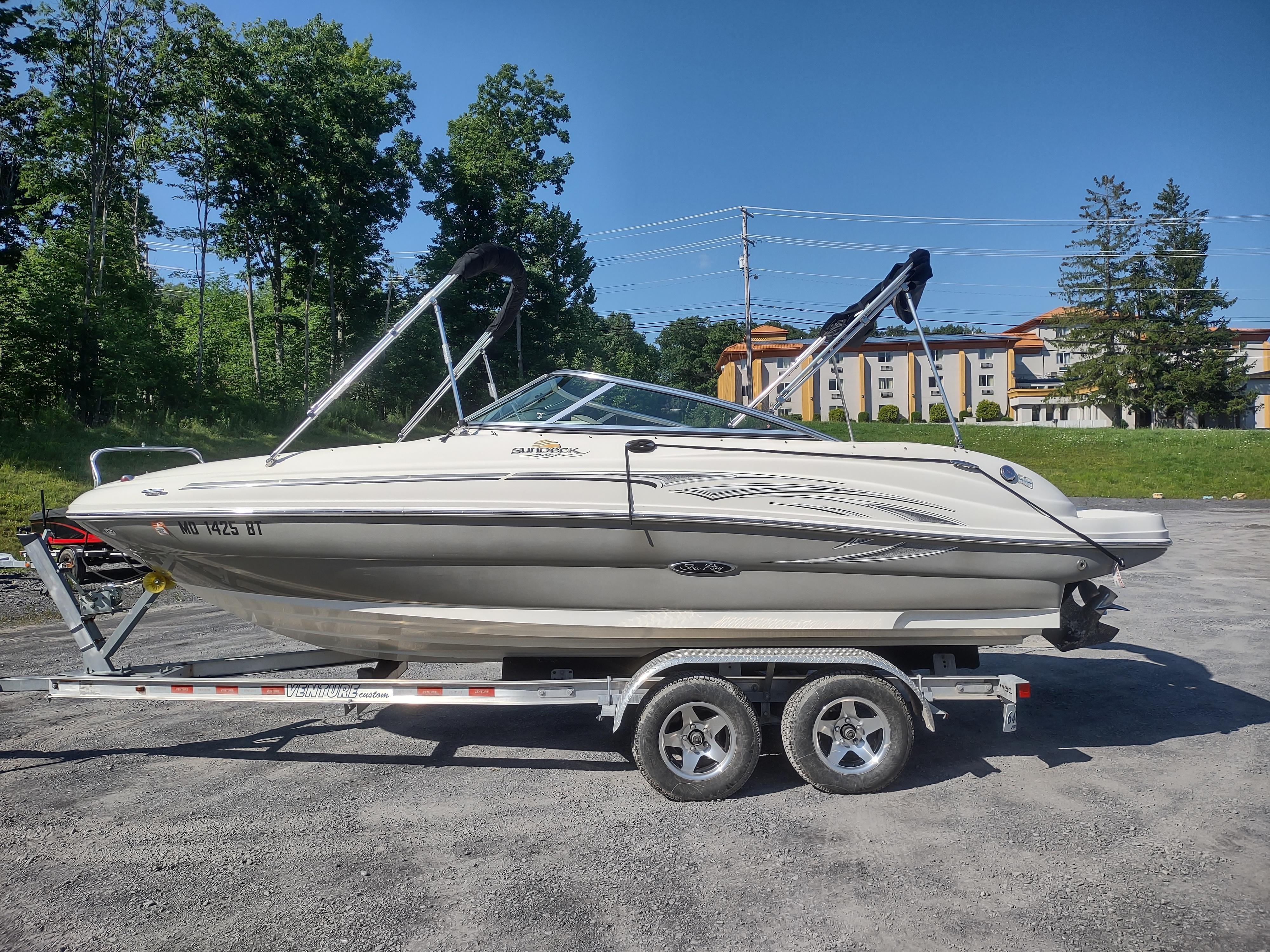 2006 Sea Ray 200 Sundeck
