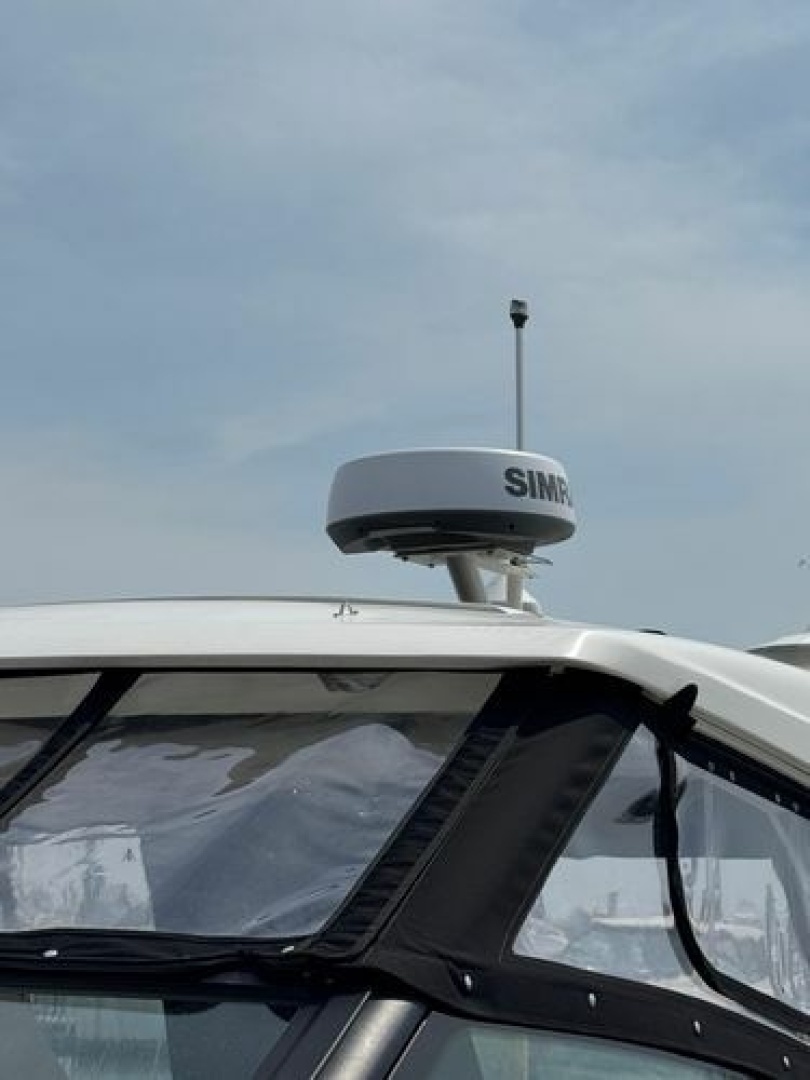 2021 Sea Ray Sundancer 320 Outboard - Image 4