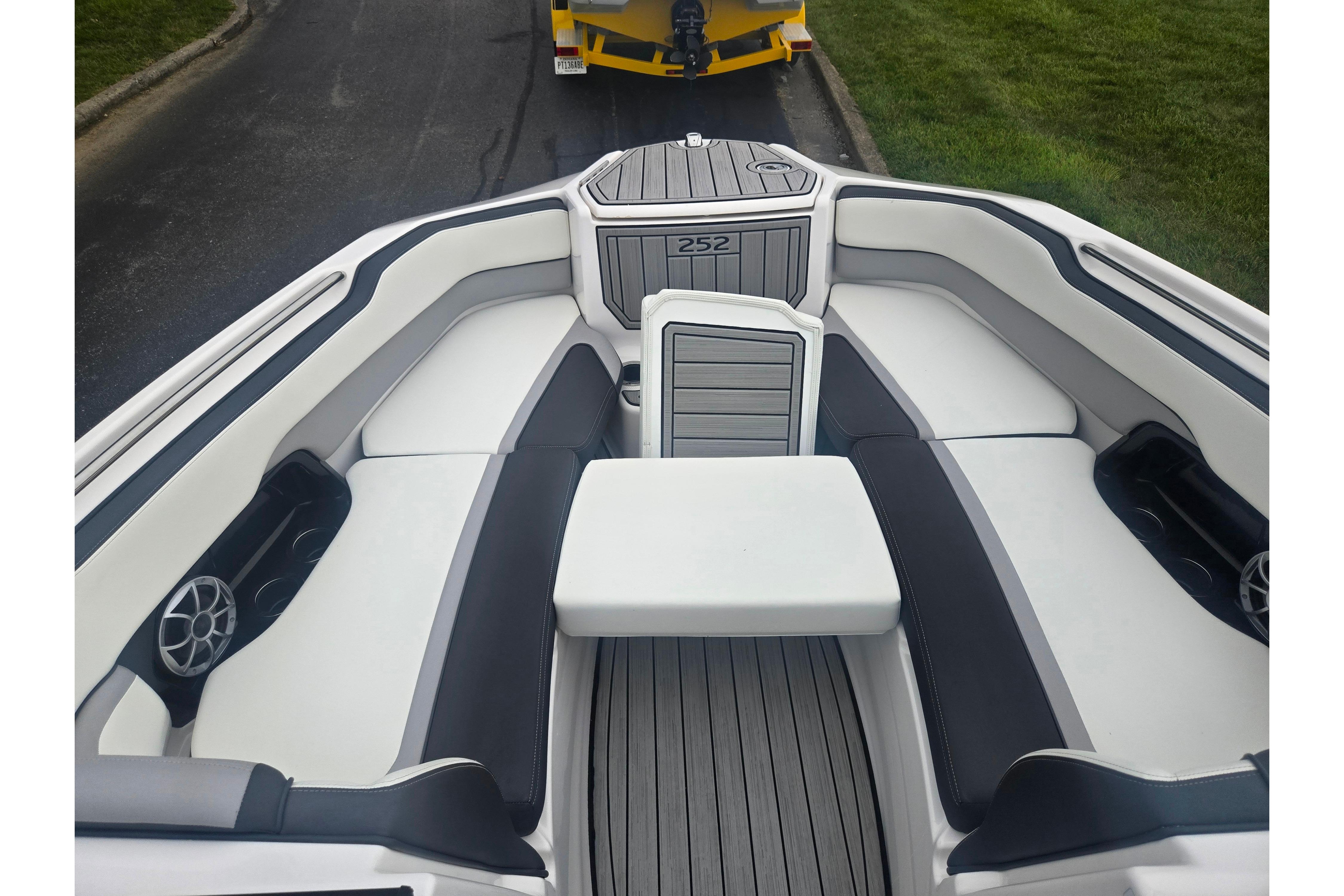 2023 Yamaha Boats 252S interior with sleek seating and modern design.