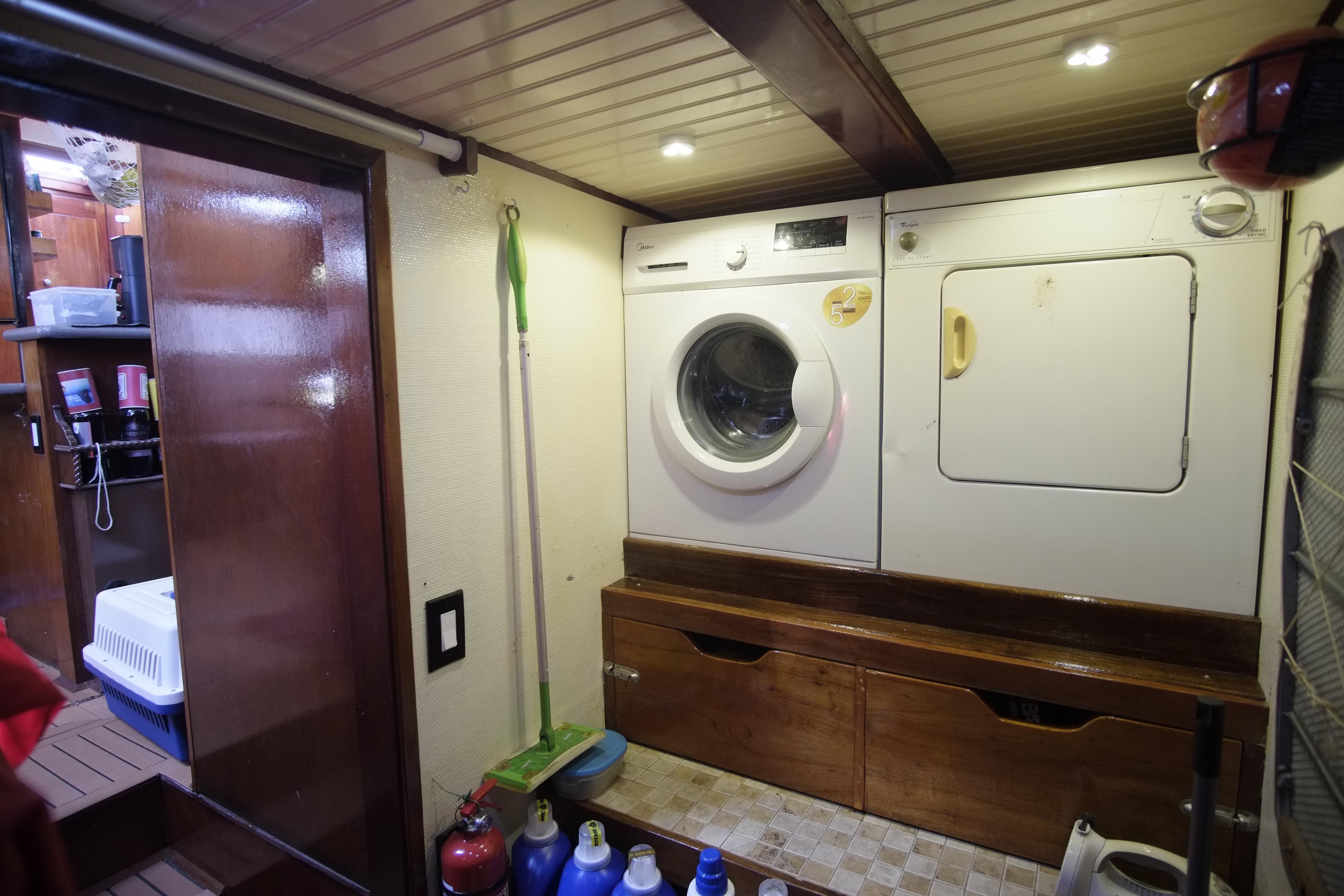 2006 Custom Bud Macintosh schooner - 72