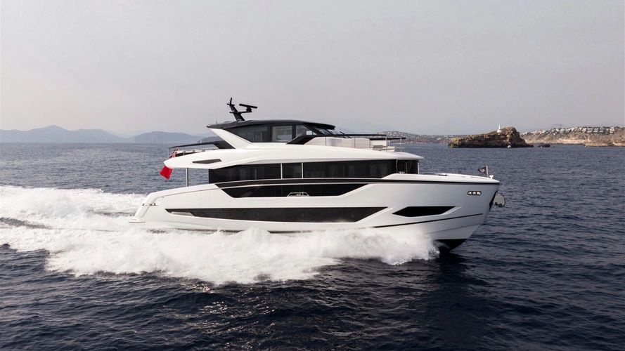 2026 Sunseeker 82 Ocean Enclosed