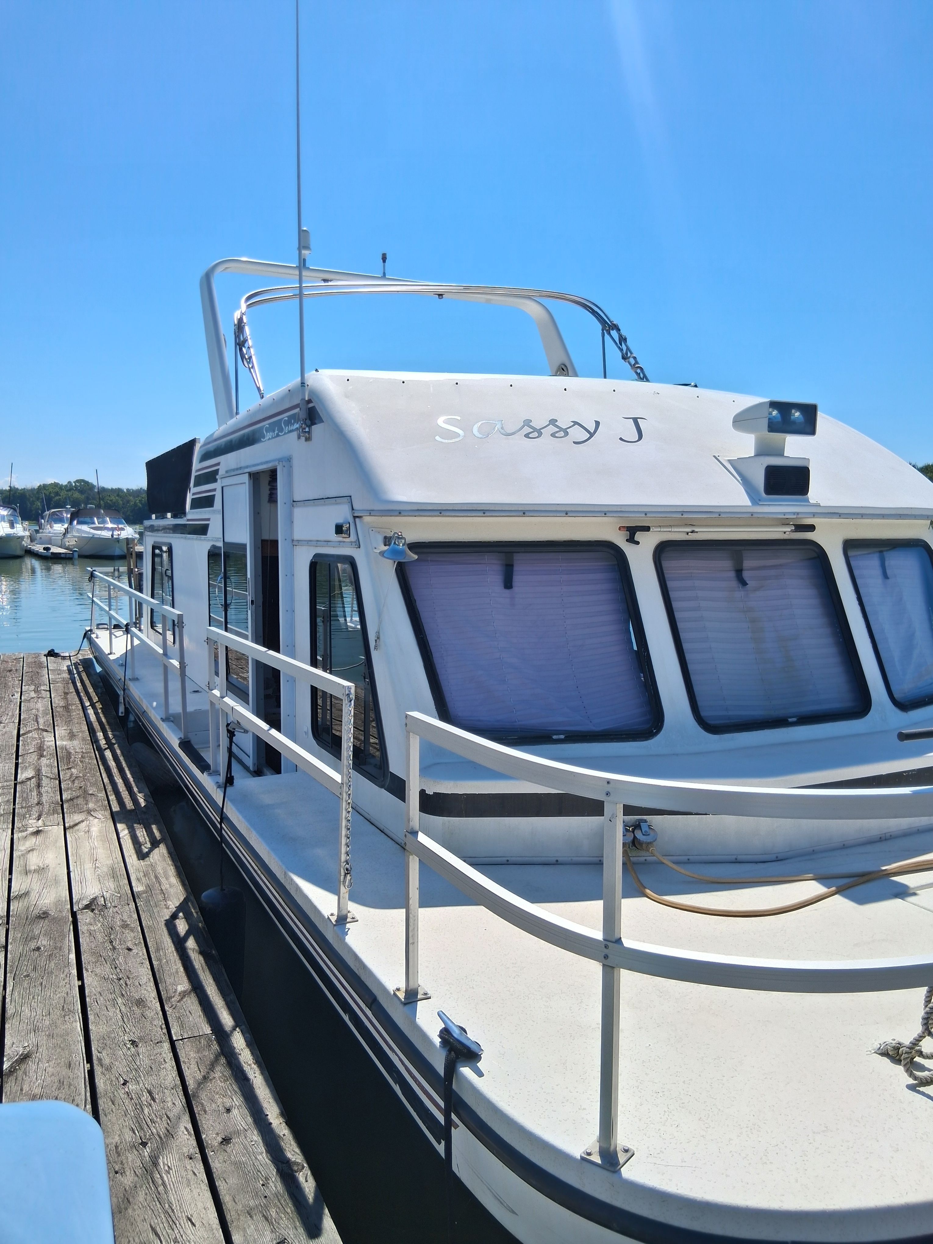 1993 Gibson 370 Sport
