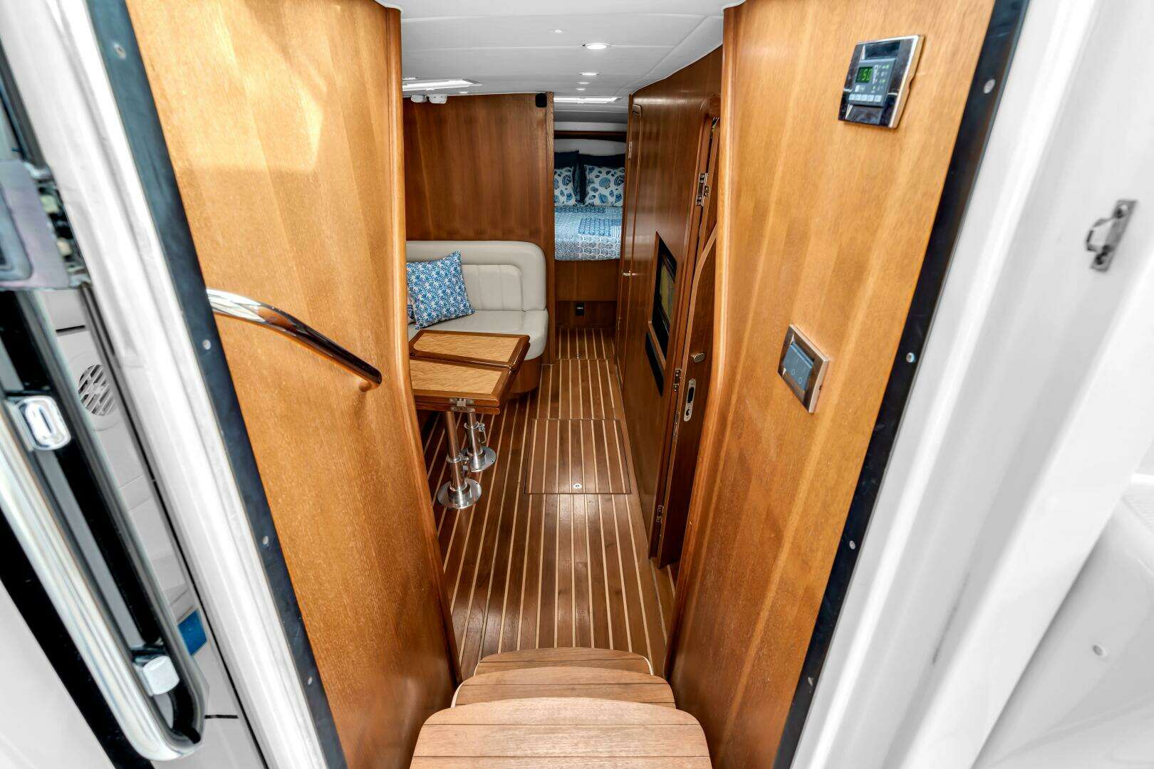 2006 Tiara Yachts 4200 Open - Image 28