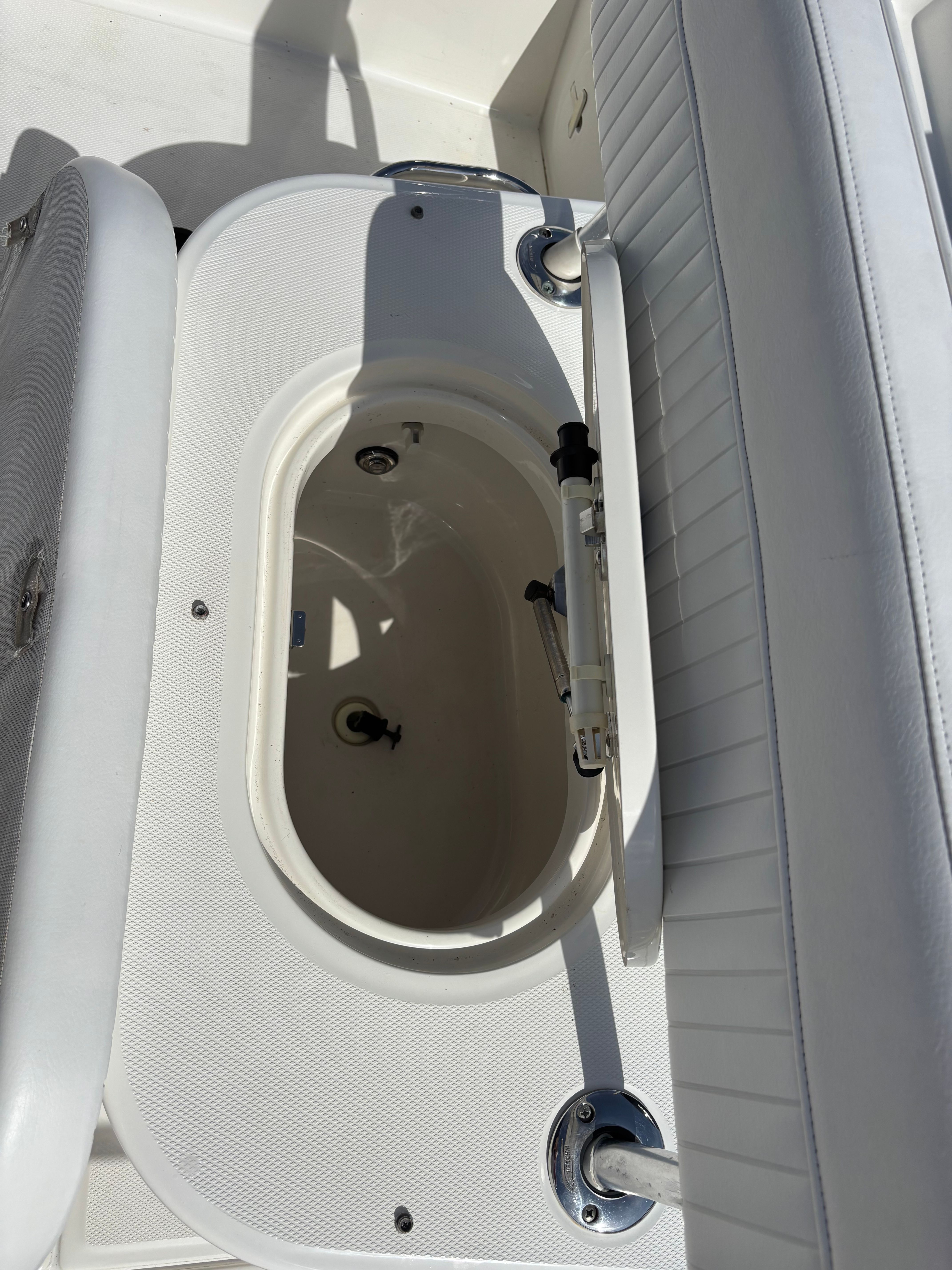 2009 Boston Whaler 190 Montauk - 10