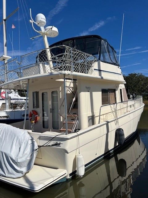 2006 Mainship 43 Trawler - Image 10