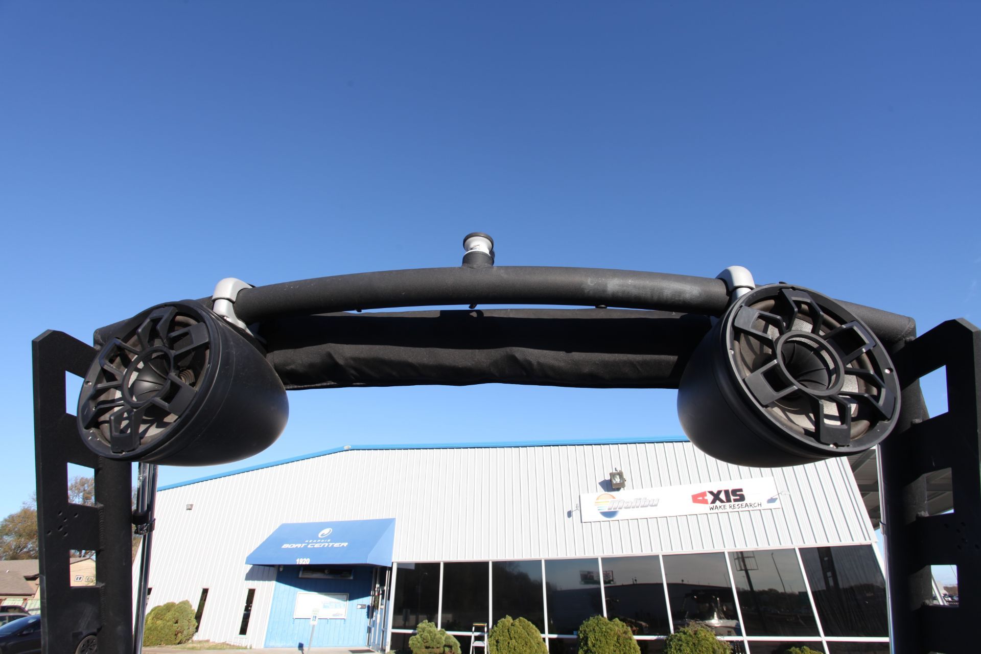 2019 Axis A24 - 13