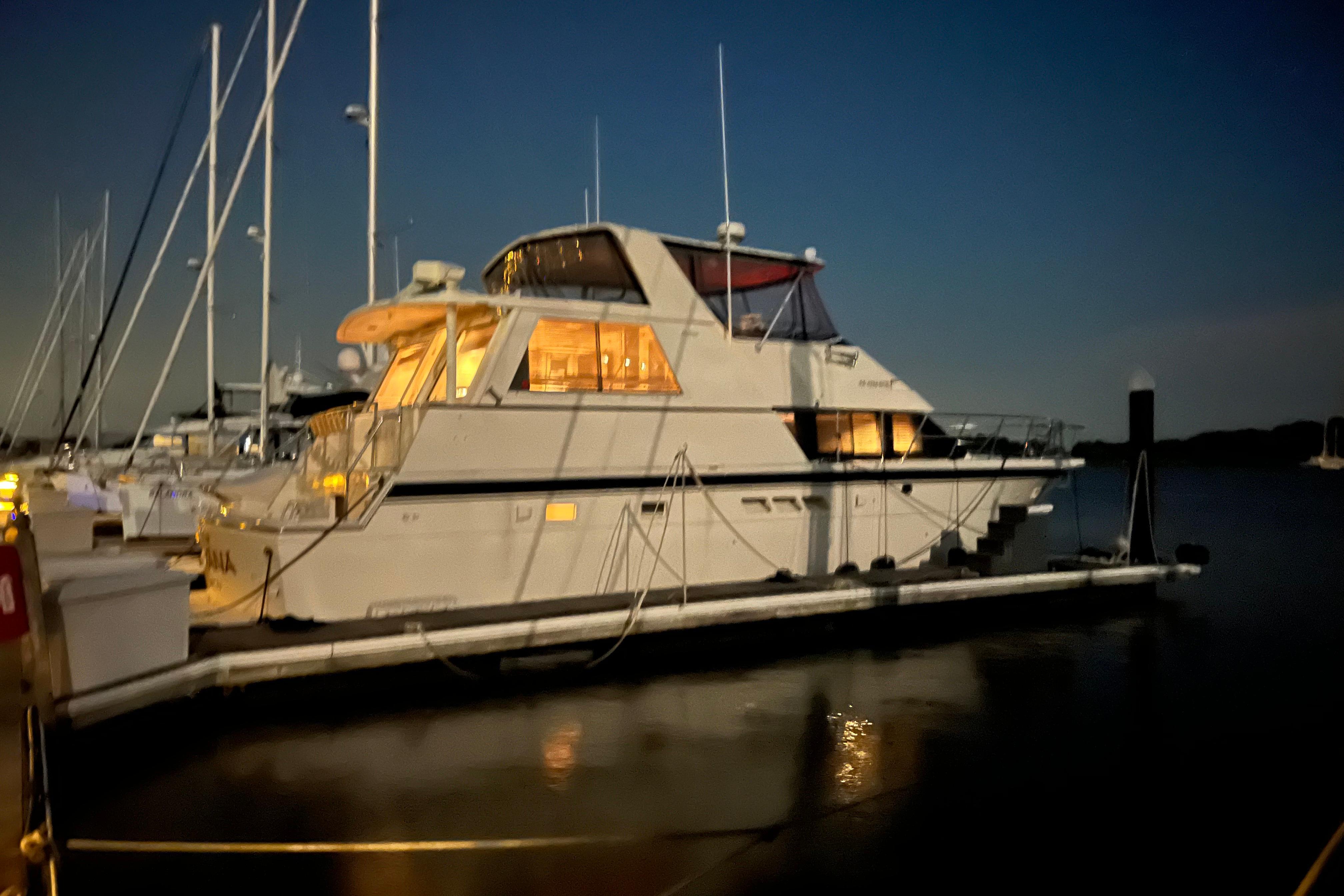 1991 Hatteras 52 Cockpit Motor Yacht