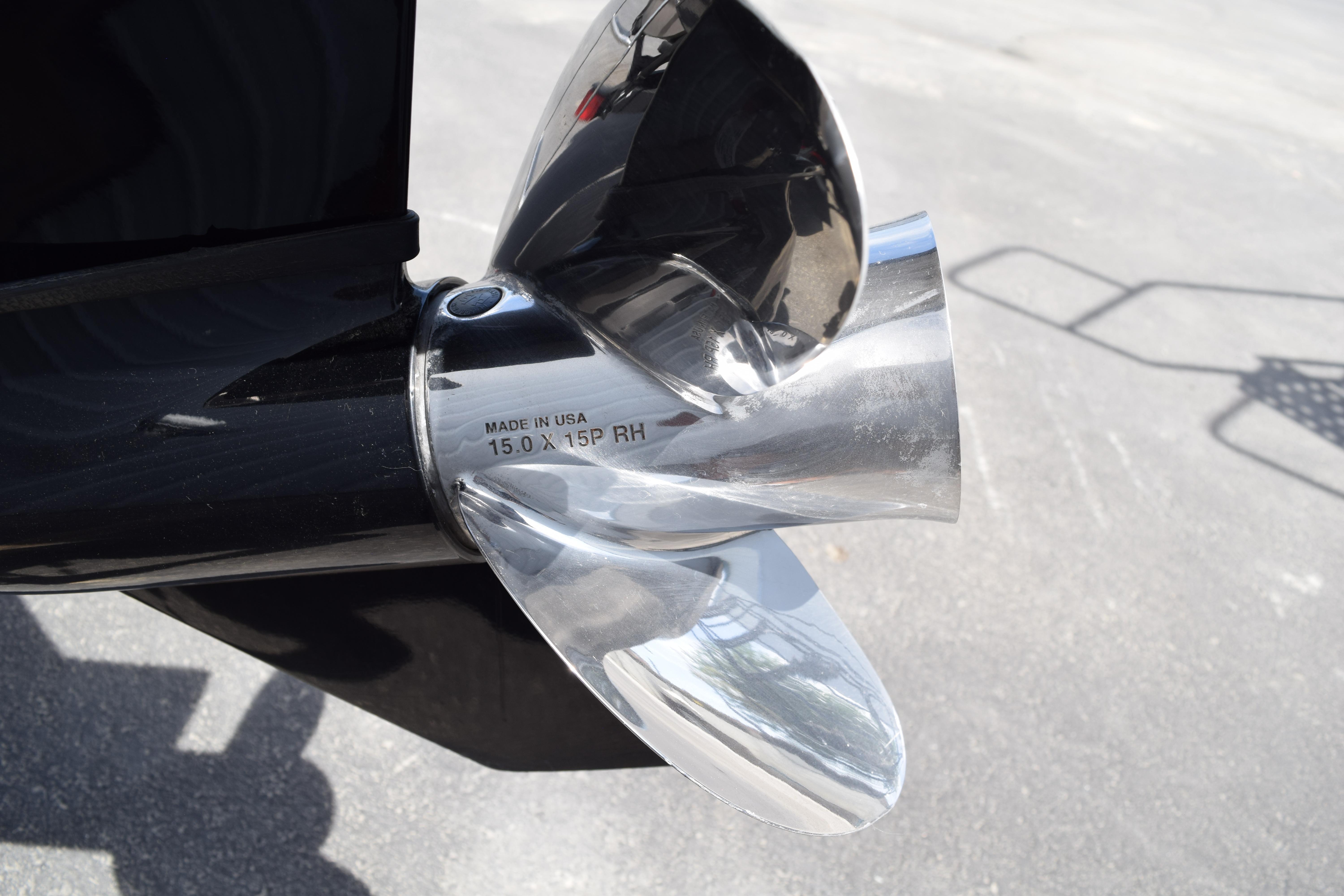 Close-up of a shiny boat propeller on a 2025 Sun Tracker Party Barge 22 XP3.