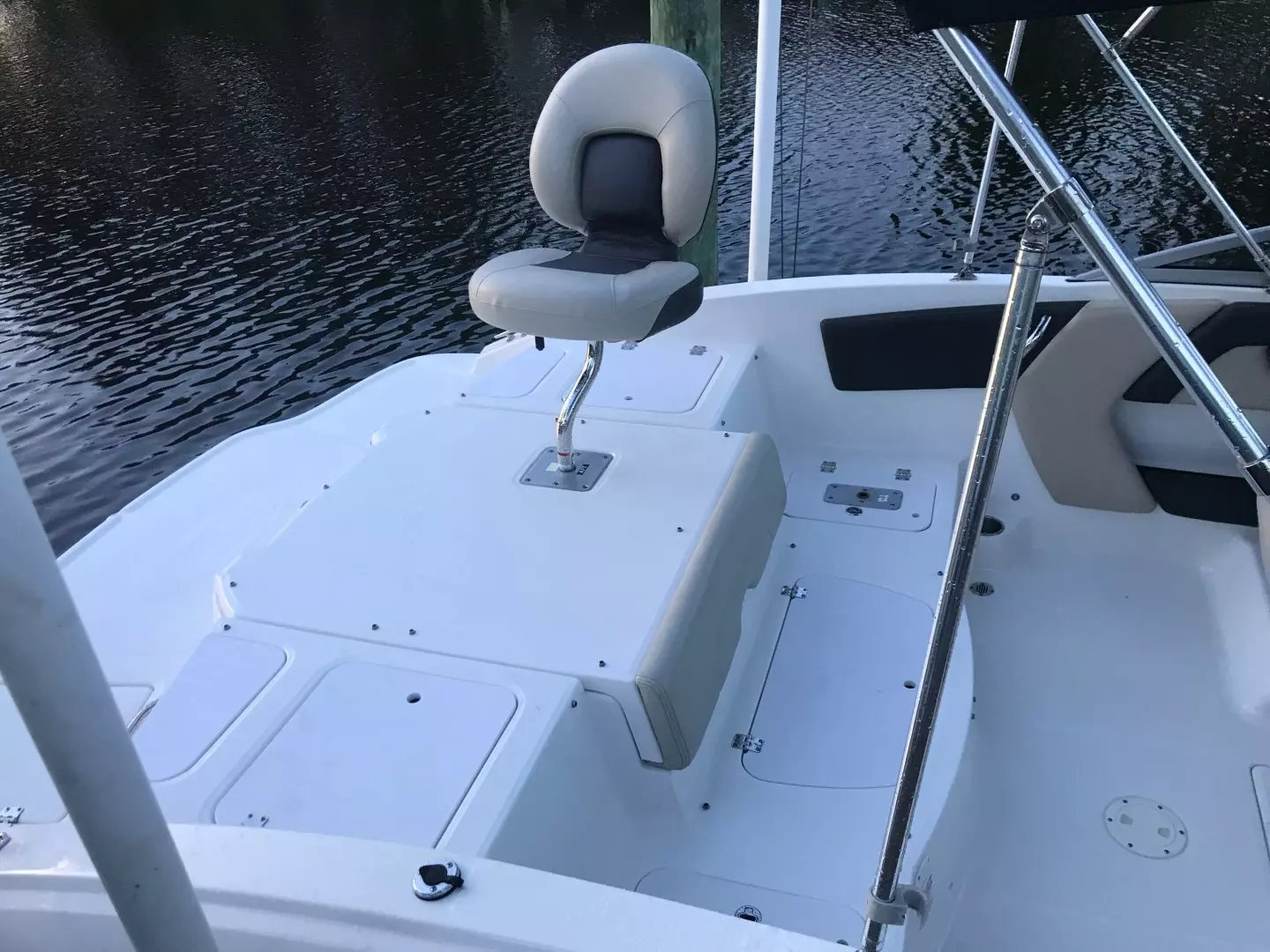 2014 Chaparral 21 Ski & Fish H20 - Image 9