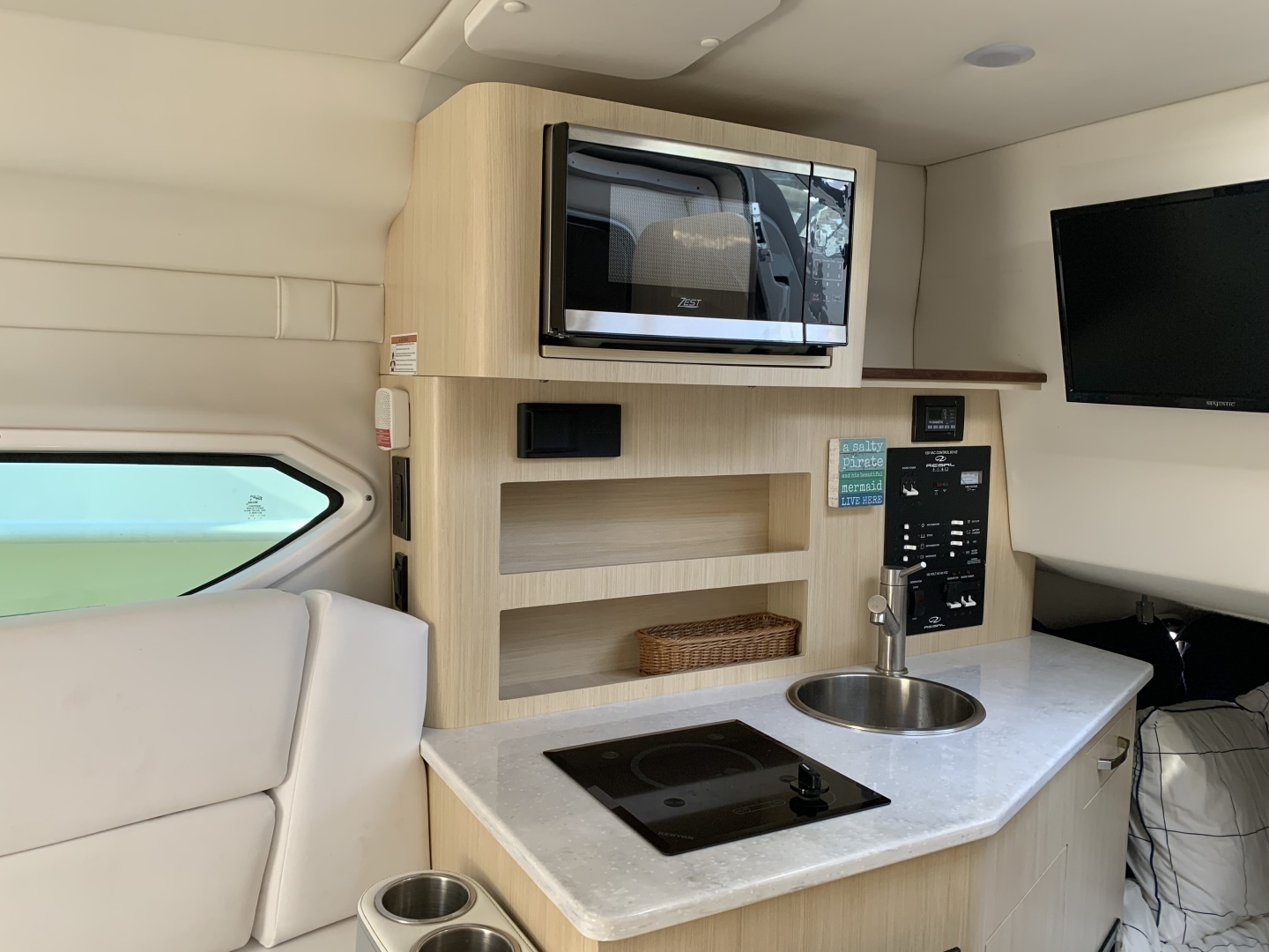 2025 Regal 26 XO - Image 11