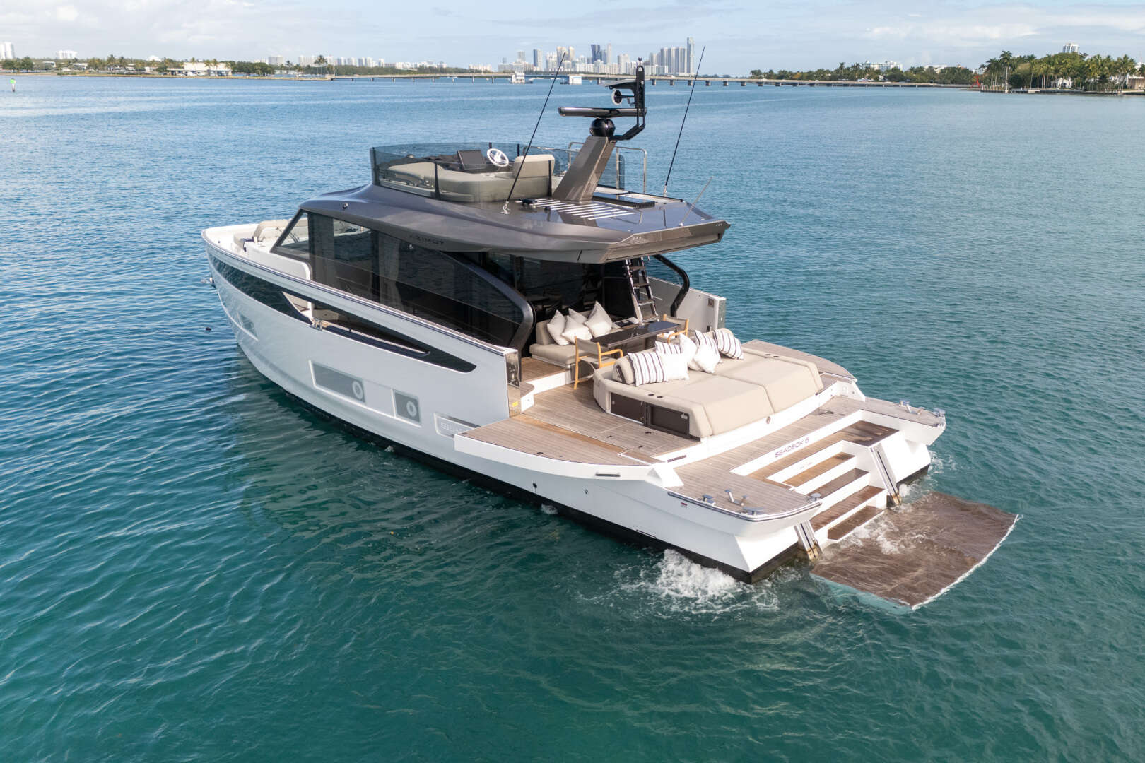2026 Azimut Seadeck 6 - Image 14