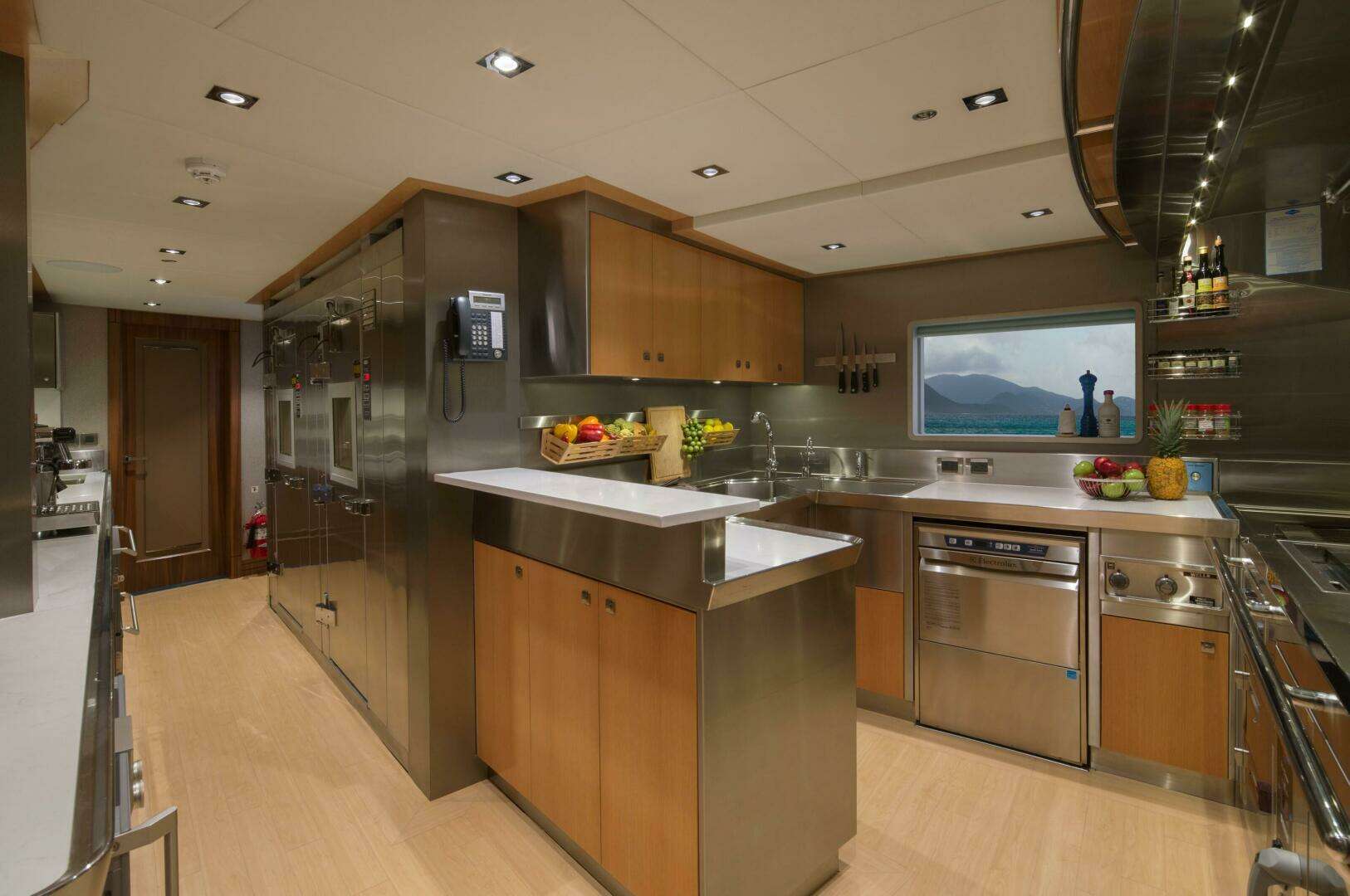 2016 Crescent Full Displacement, Twin Screw Diesel - Image 30