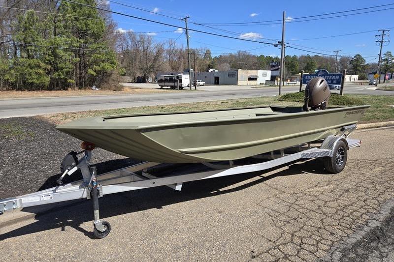 2025 Tracker Grizzly 2072 Utility