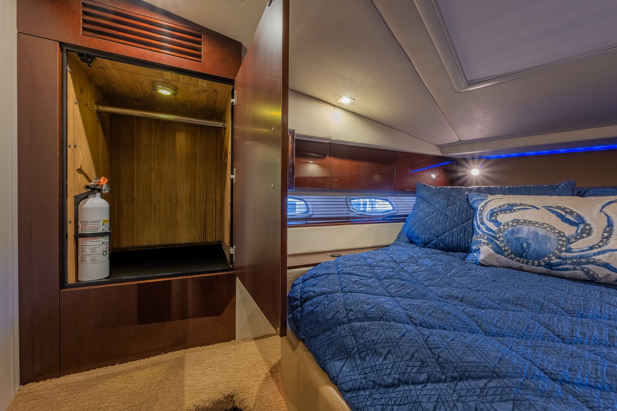 2010 Sea Ray 450 Sundancer - 23