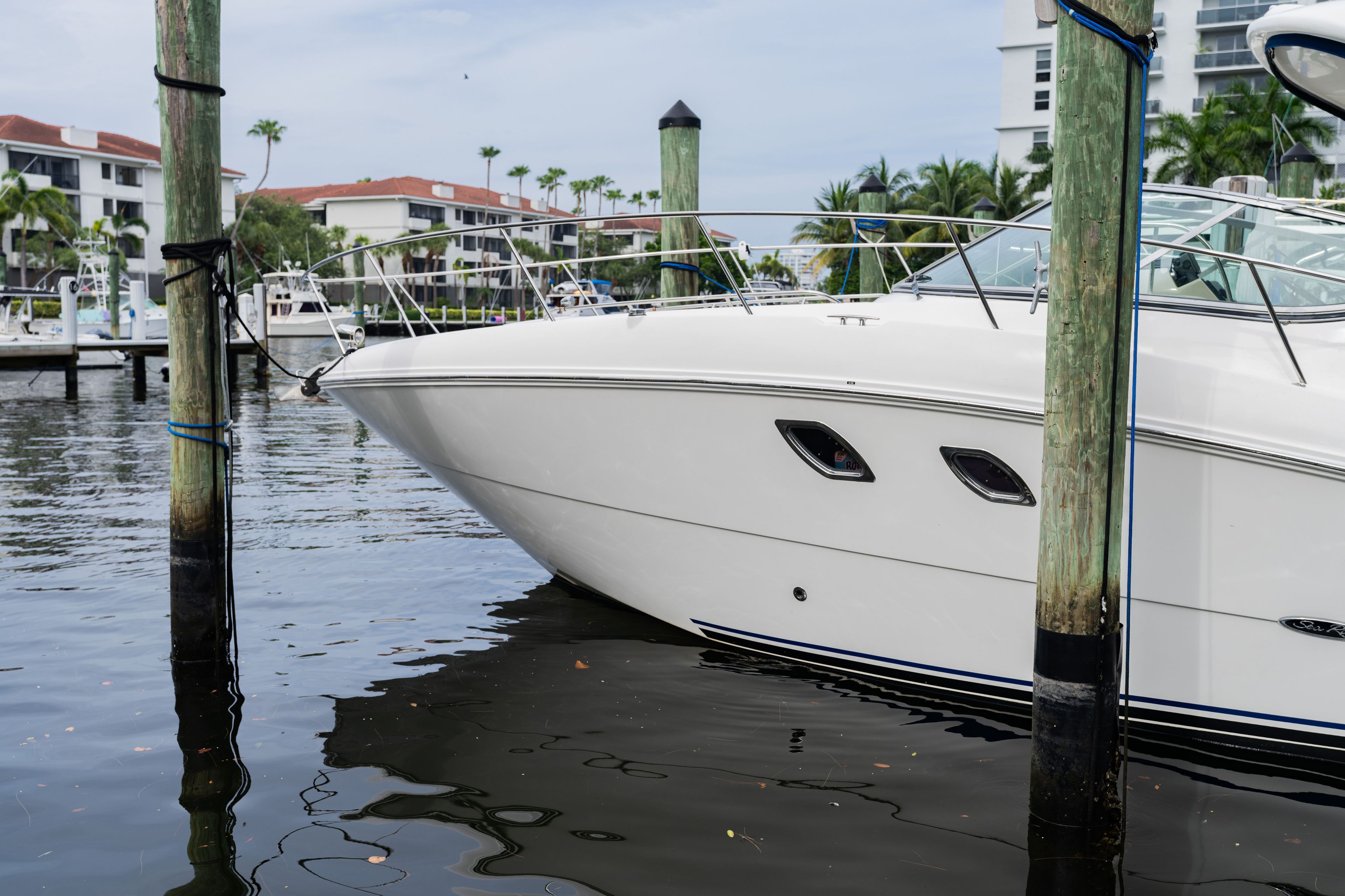 2010 Sea Ray Sundancer 330 - 9