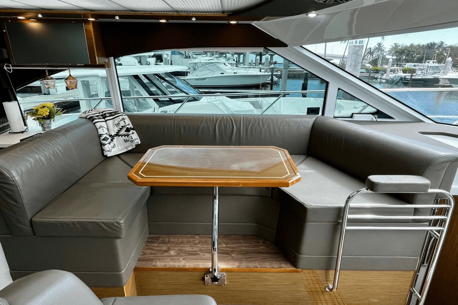 2017 Cruisers Yachts 45 Cantius - 23