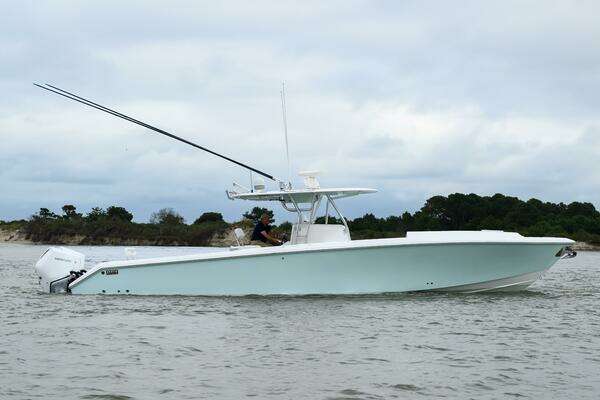 2008 Venture 39 Cuddy