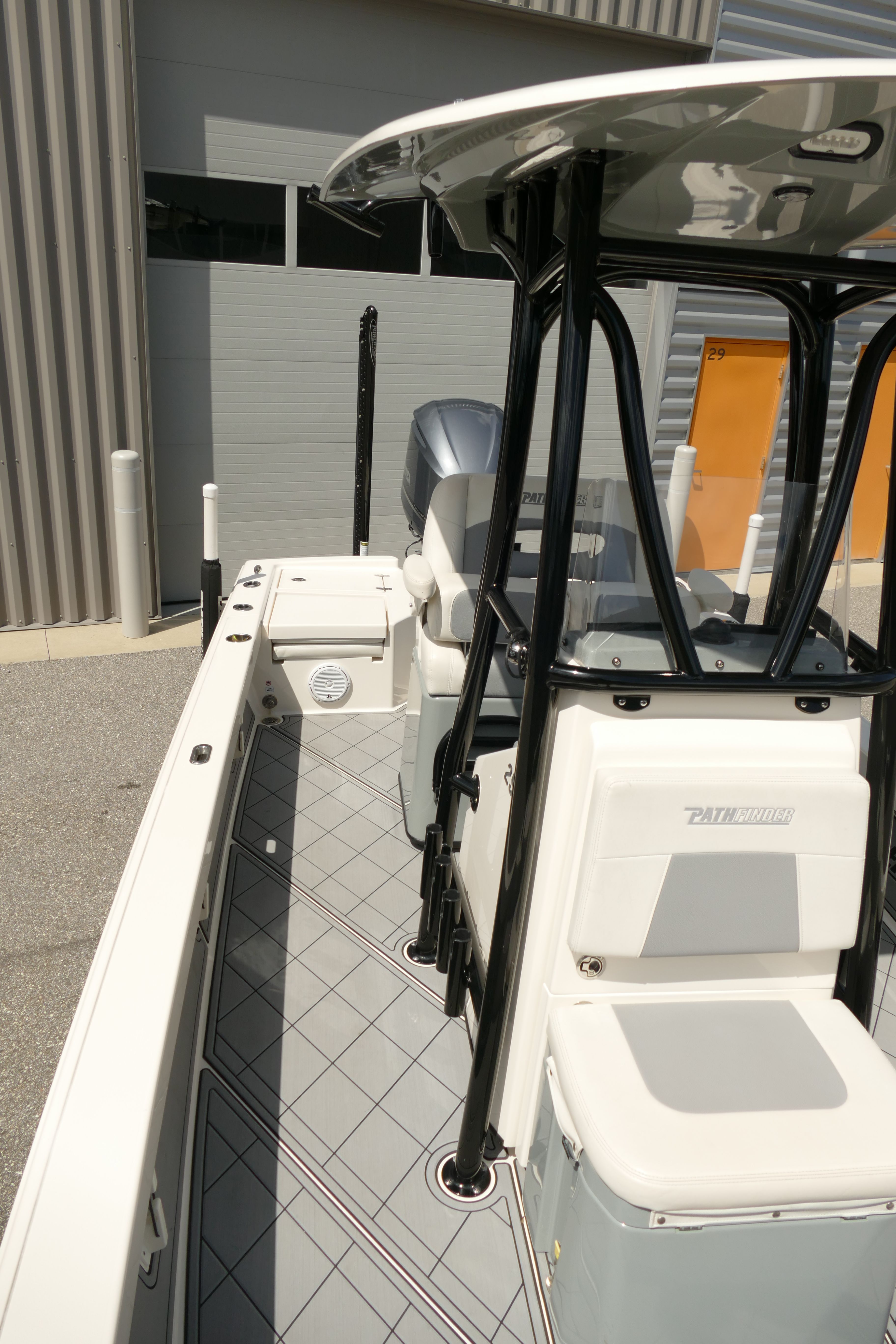 2019 Pathfinder 2500 Hybrid boat with modern design and features.