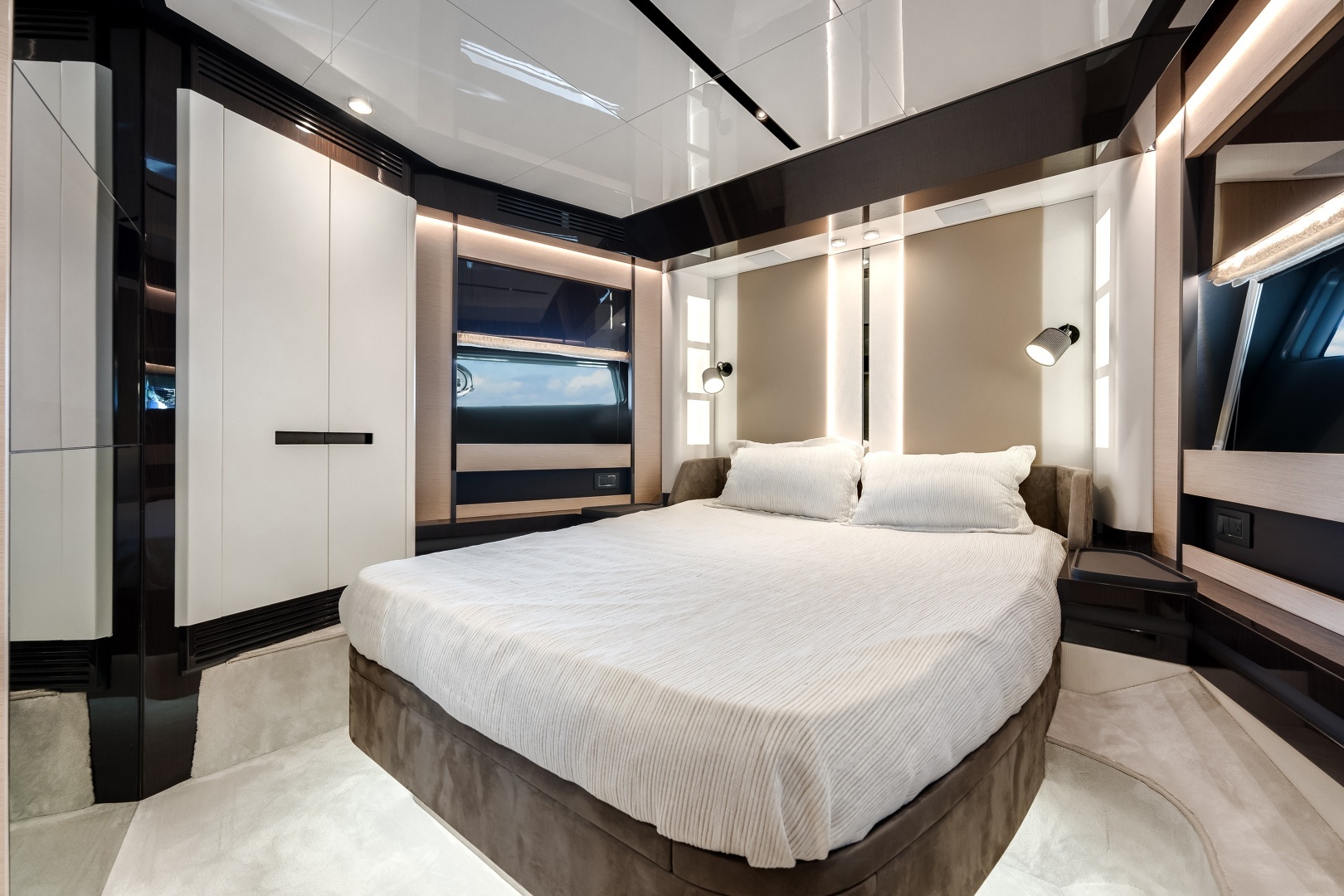 2024 Azimut S8 - Image 52
