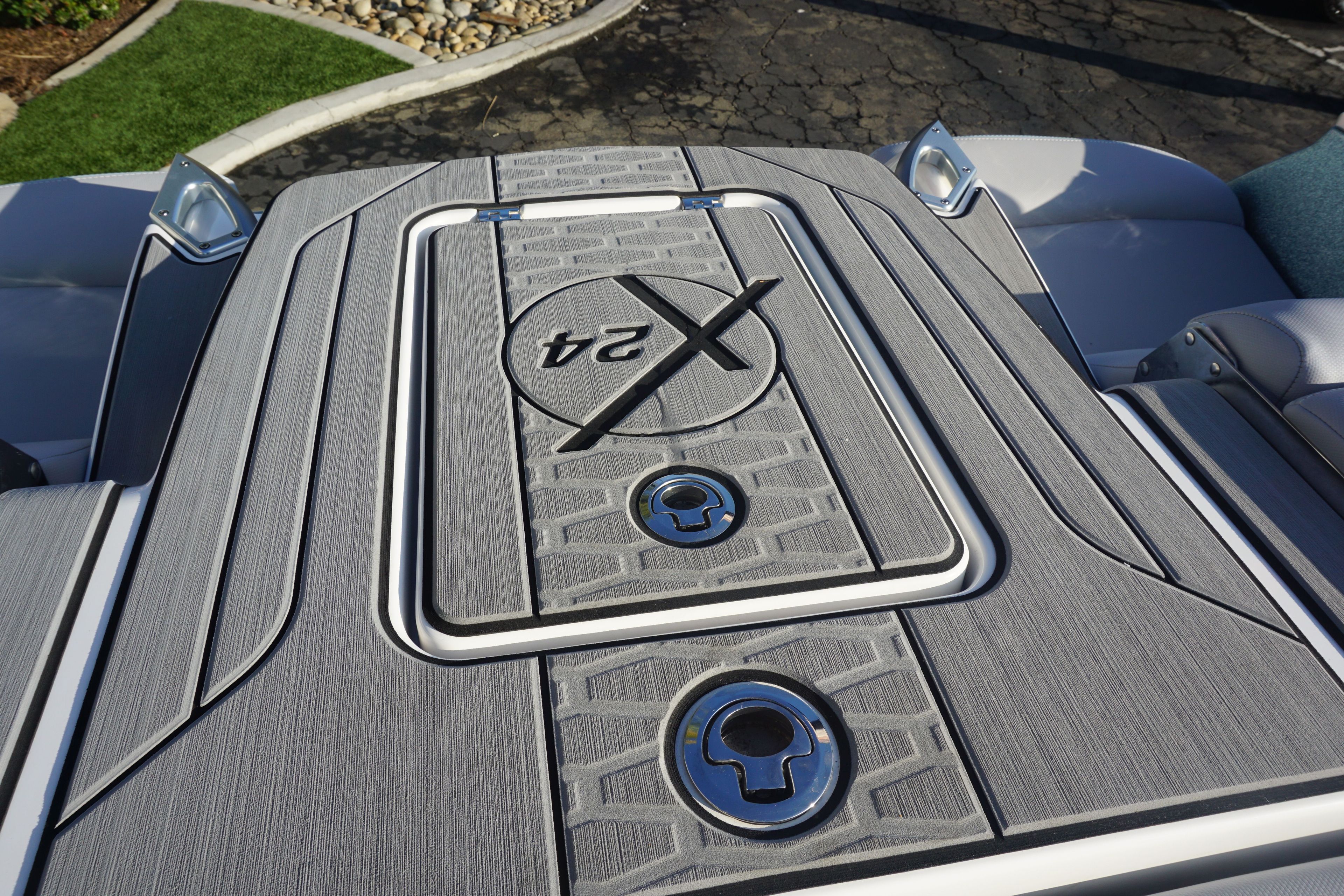 2022 MasterCraft X24 - 37
