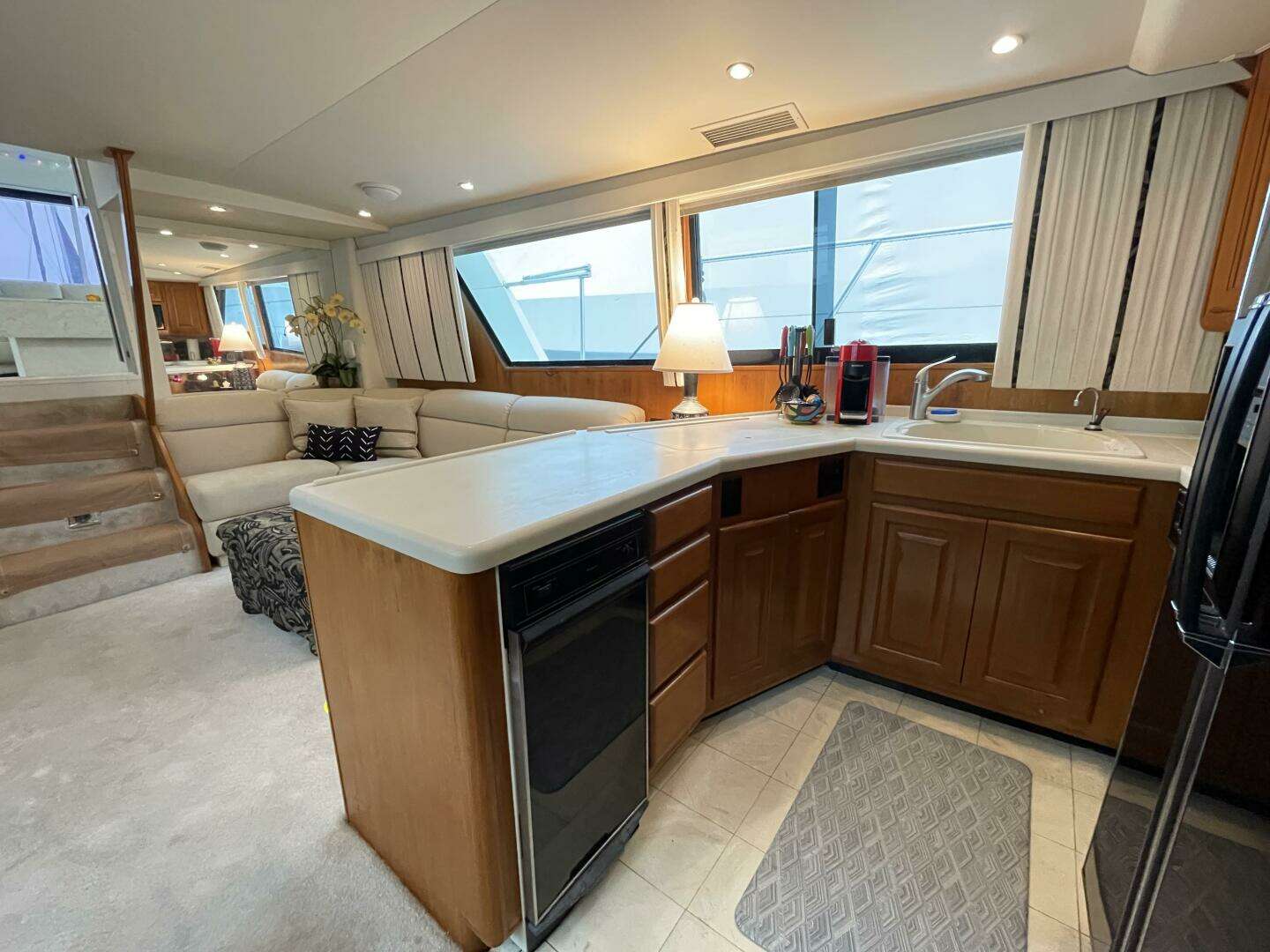 1995 Viking 54 Sports Yacht - Image 6