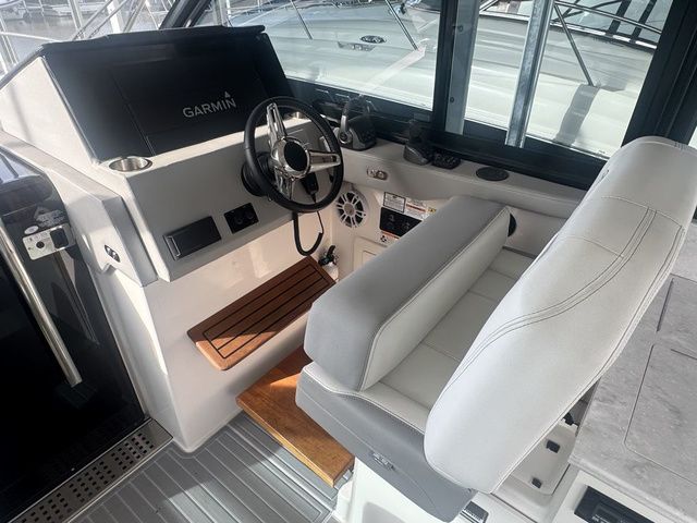 2023 Regal 36 Grande Coupe - 12