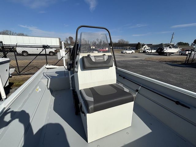 2024 Lund 2070 Predator CC - 14