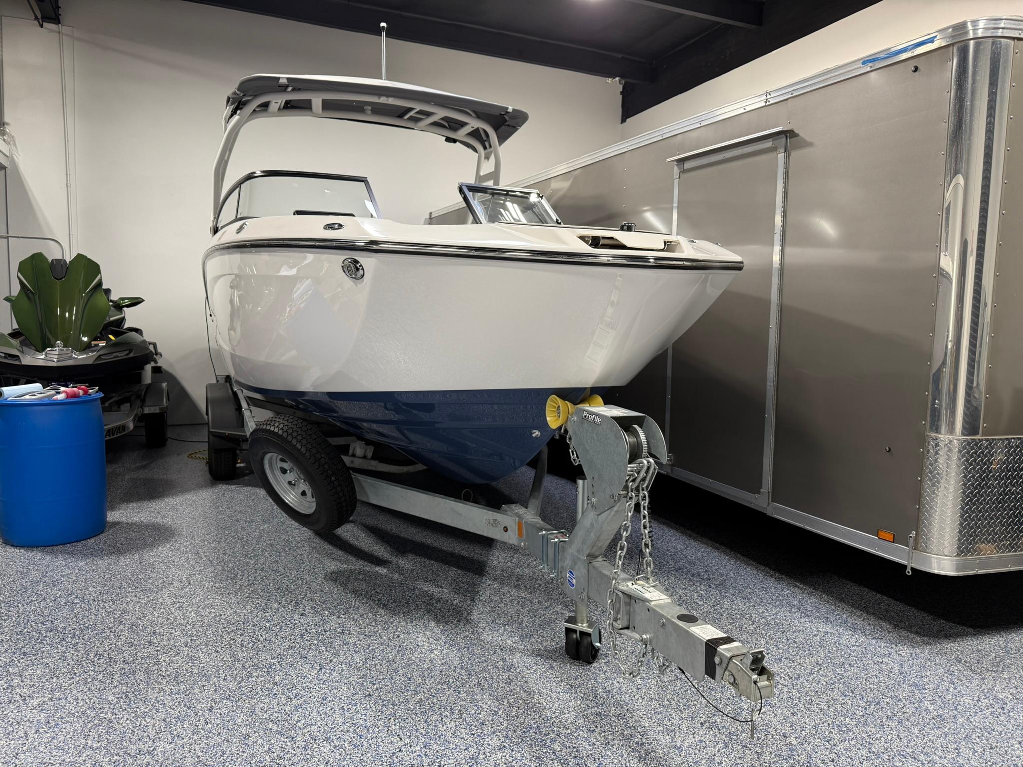 2023 Yamaha Boats 252SE - 3