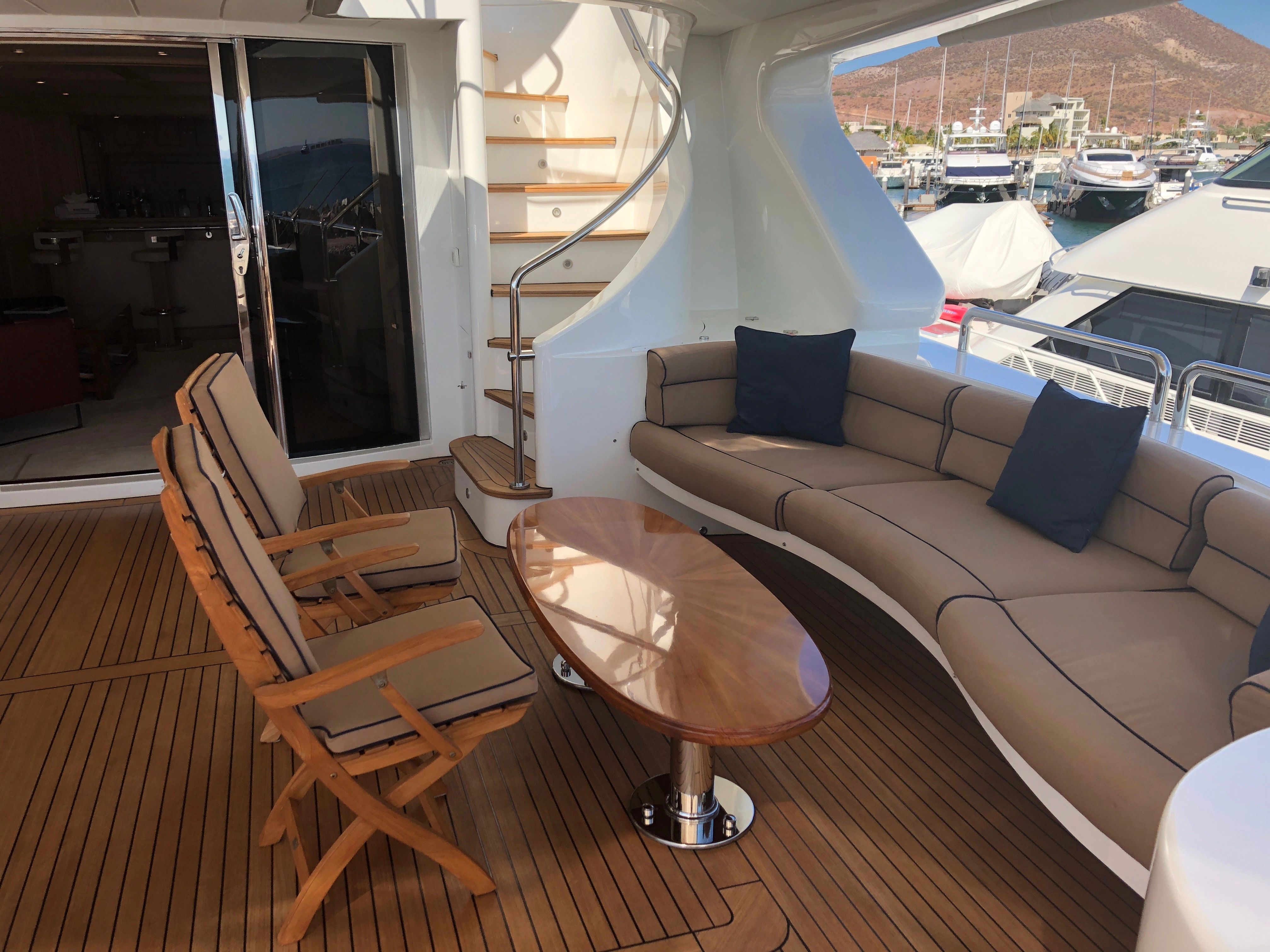 2004 Benetti Cockpit - 5