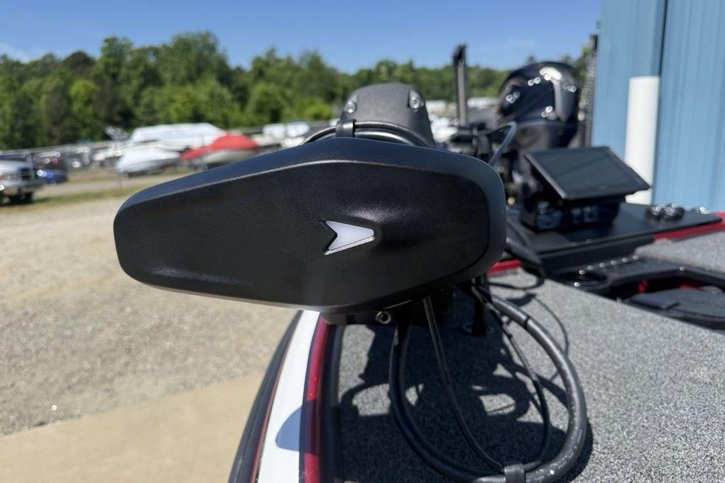 2026 Nitro Z20 XL Pro boat with advanced navigation equipment.