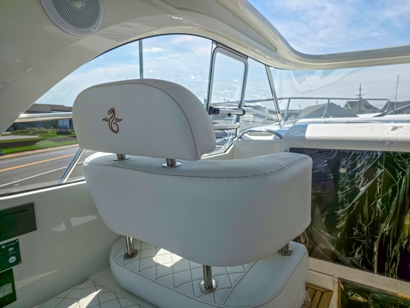 2026 Marex 310 Sun Cruiser - Image 17