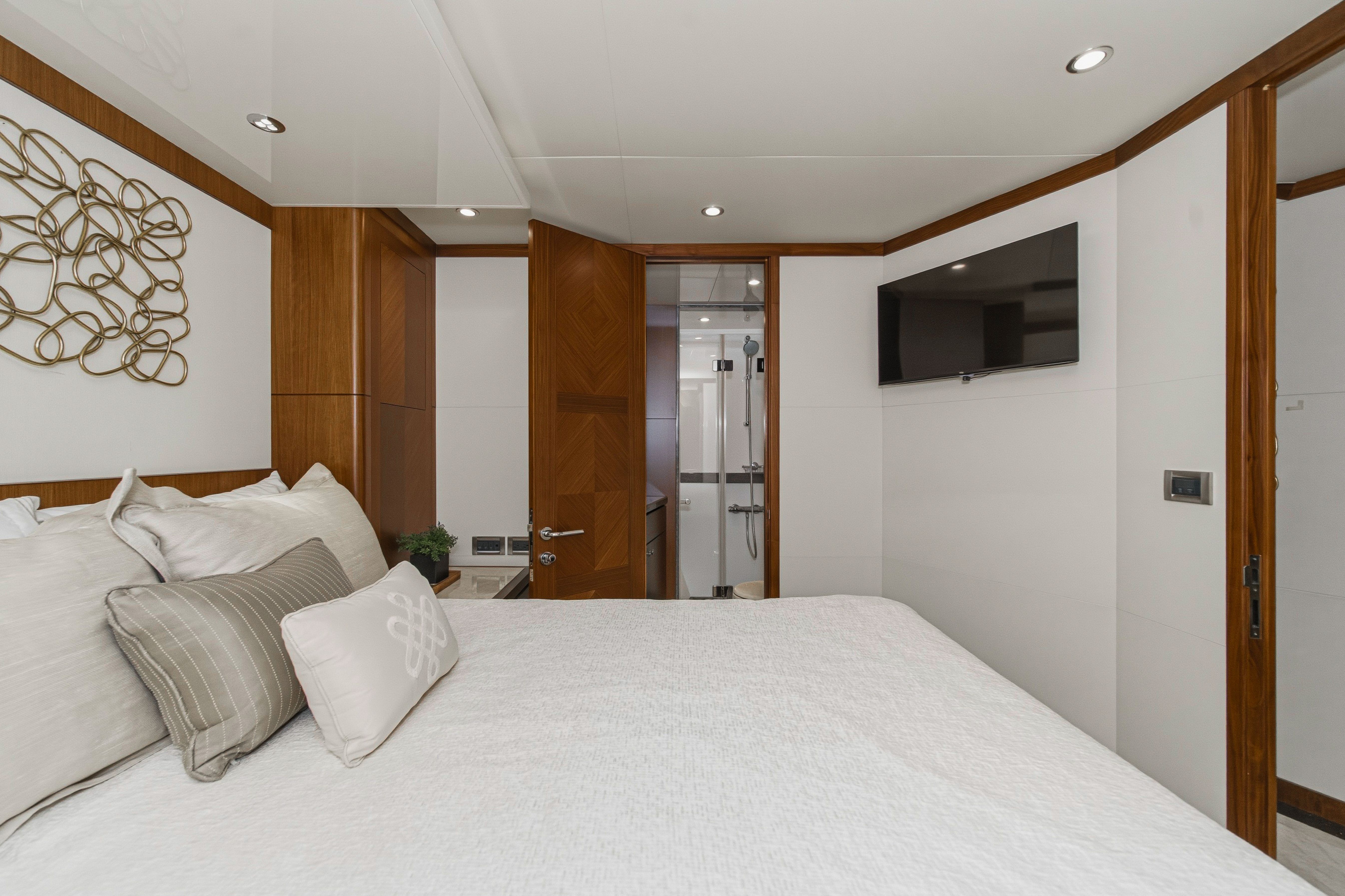 2015 Ocean Alexander 90 Skylounge Motoryacht - 105