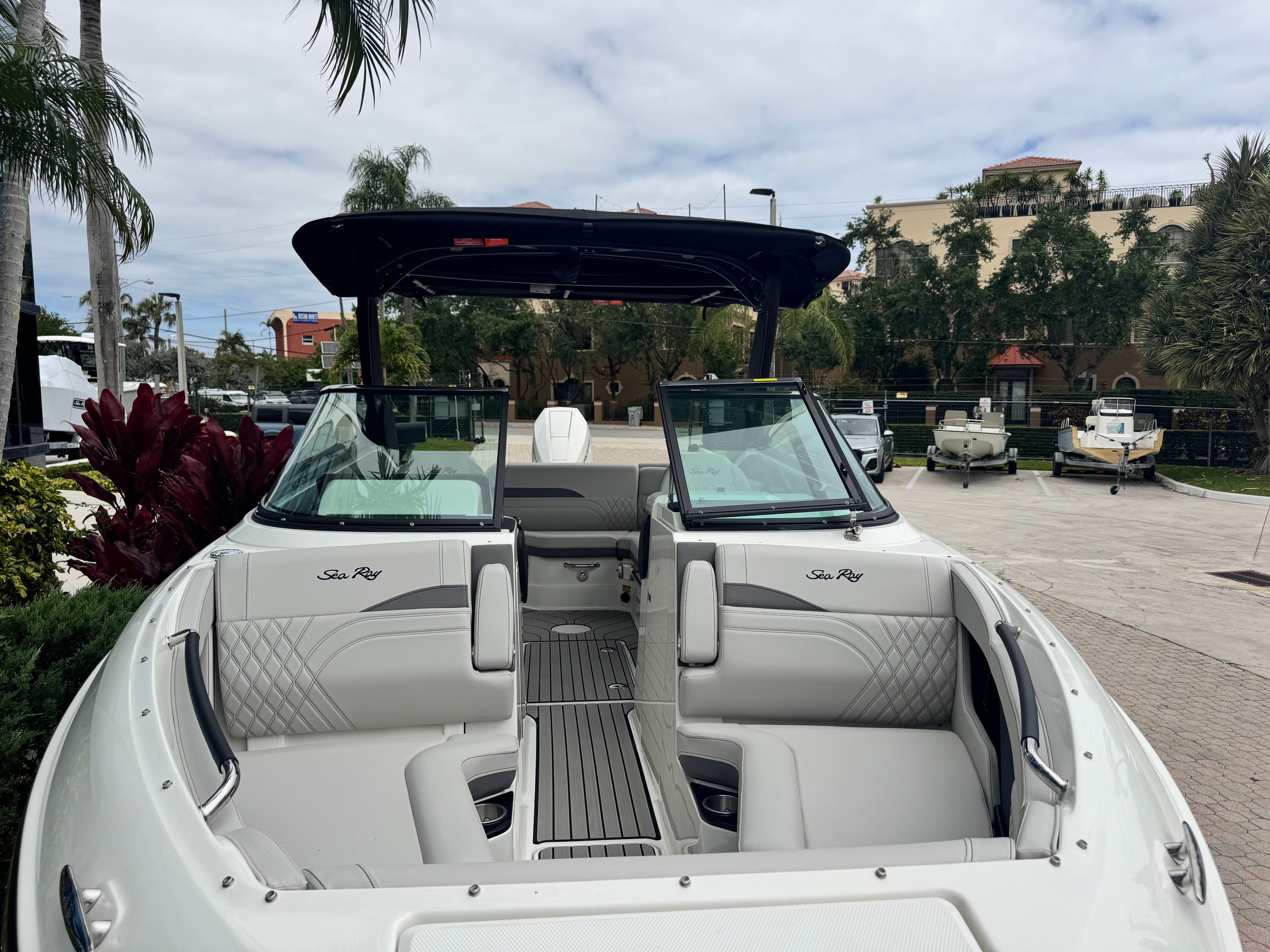 2026 Sea Ray SLX 260 Outboard - 30