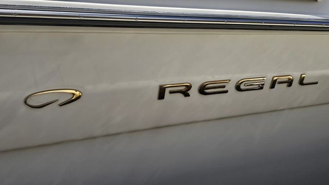 1997 Regal Commodore 402 - 40