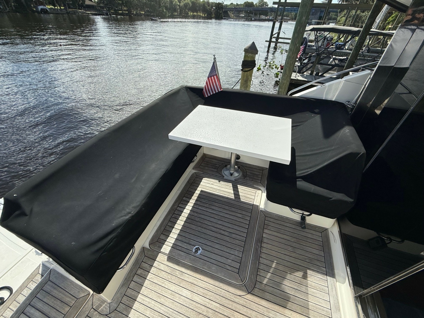 2016 Sea Ray 510 SUNDANCER - Image 34