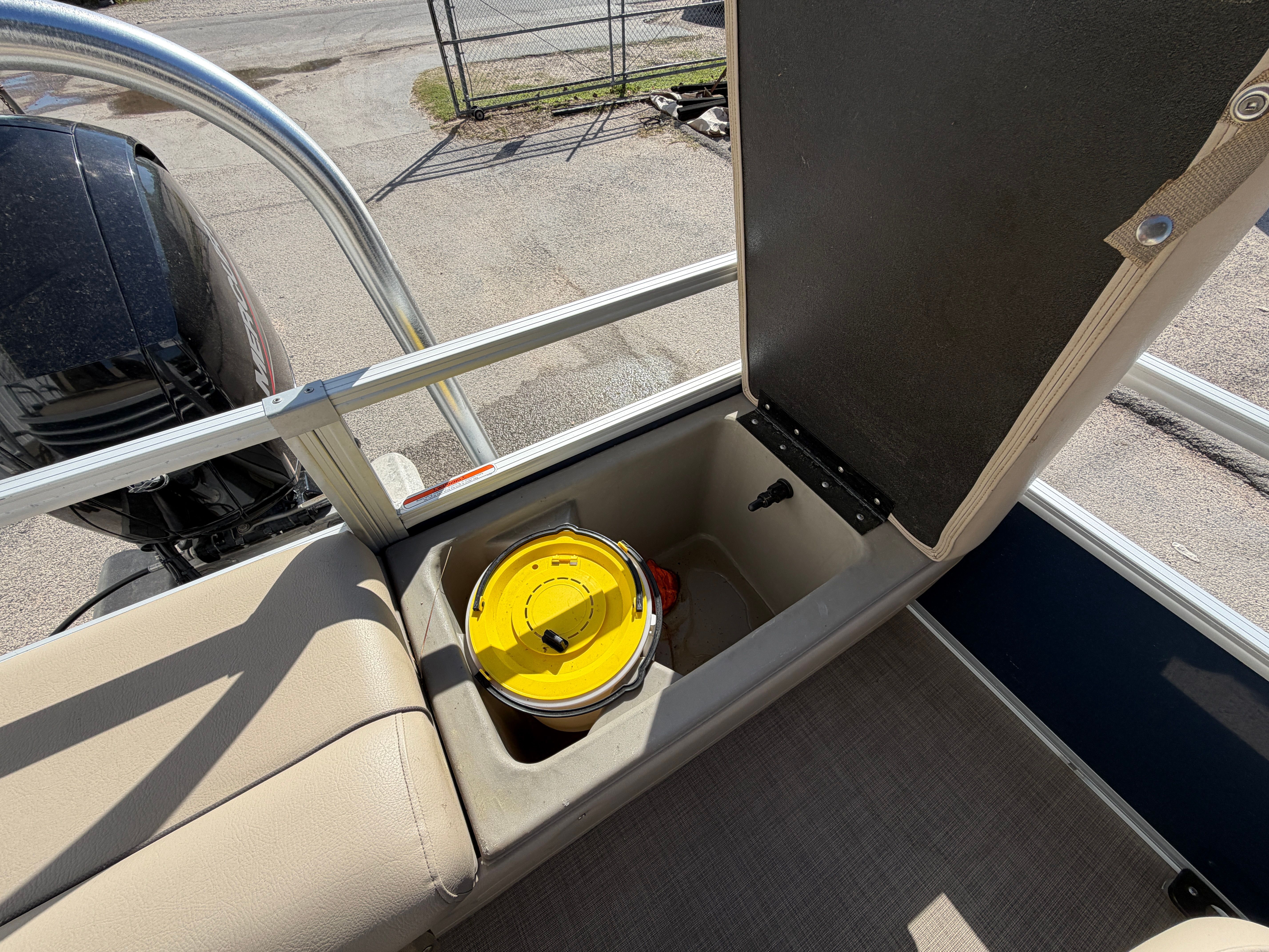2022 SUN TRACKER SPORTFISH 22 DLX - Image 17