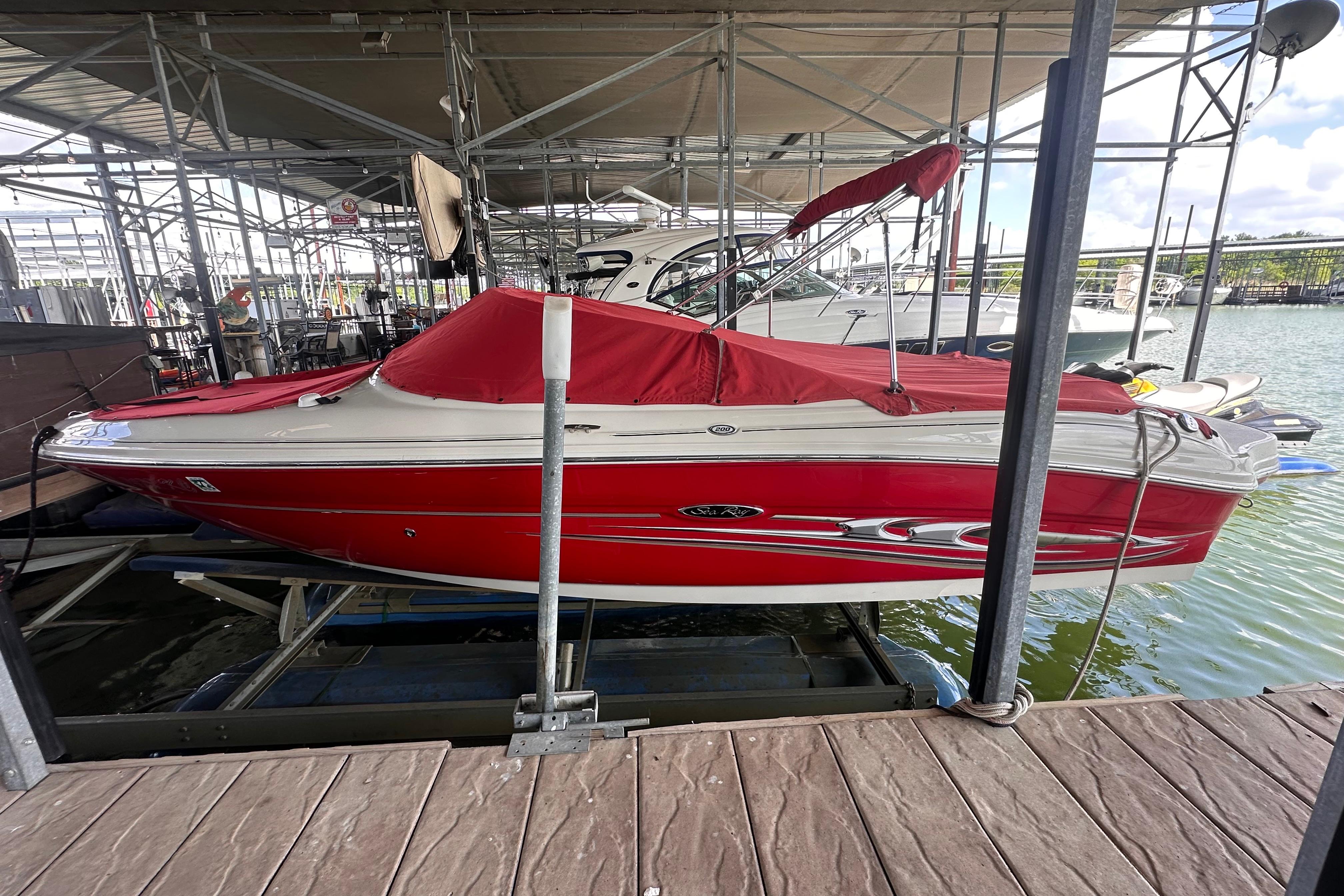 2005 Sea Ray 200 Select