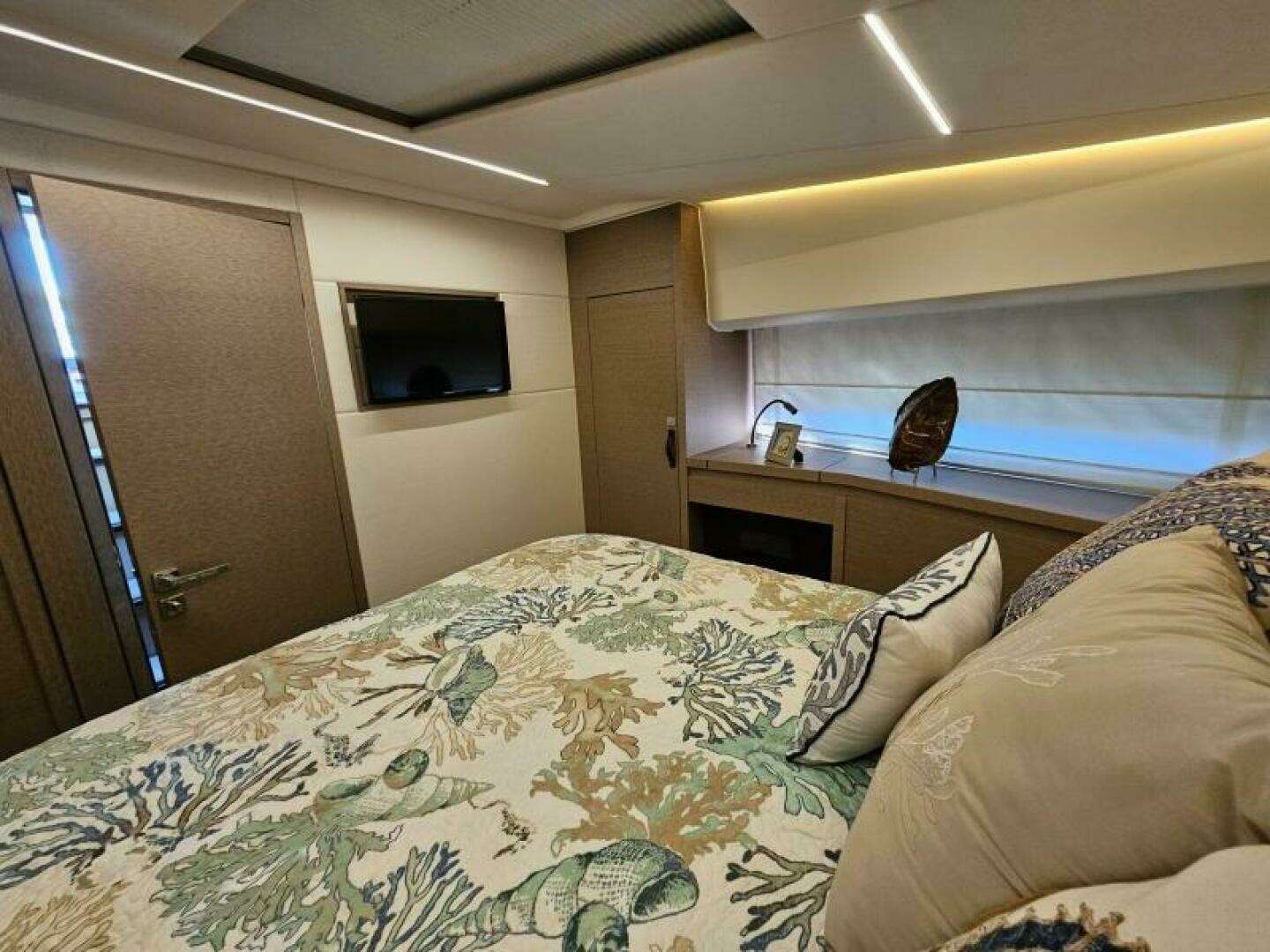 2018 Prestige 460 Fly - Image 17