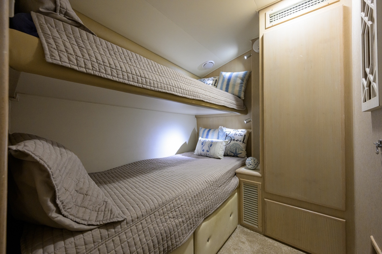 1992 Hatteras 46 Convertible - Image 35