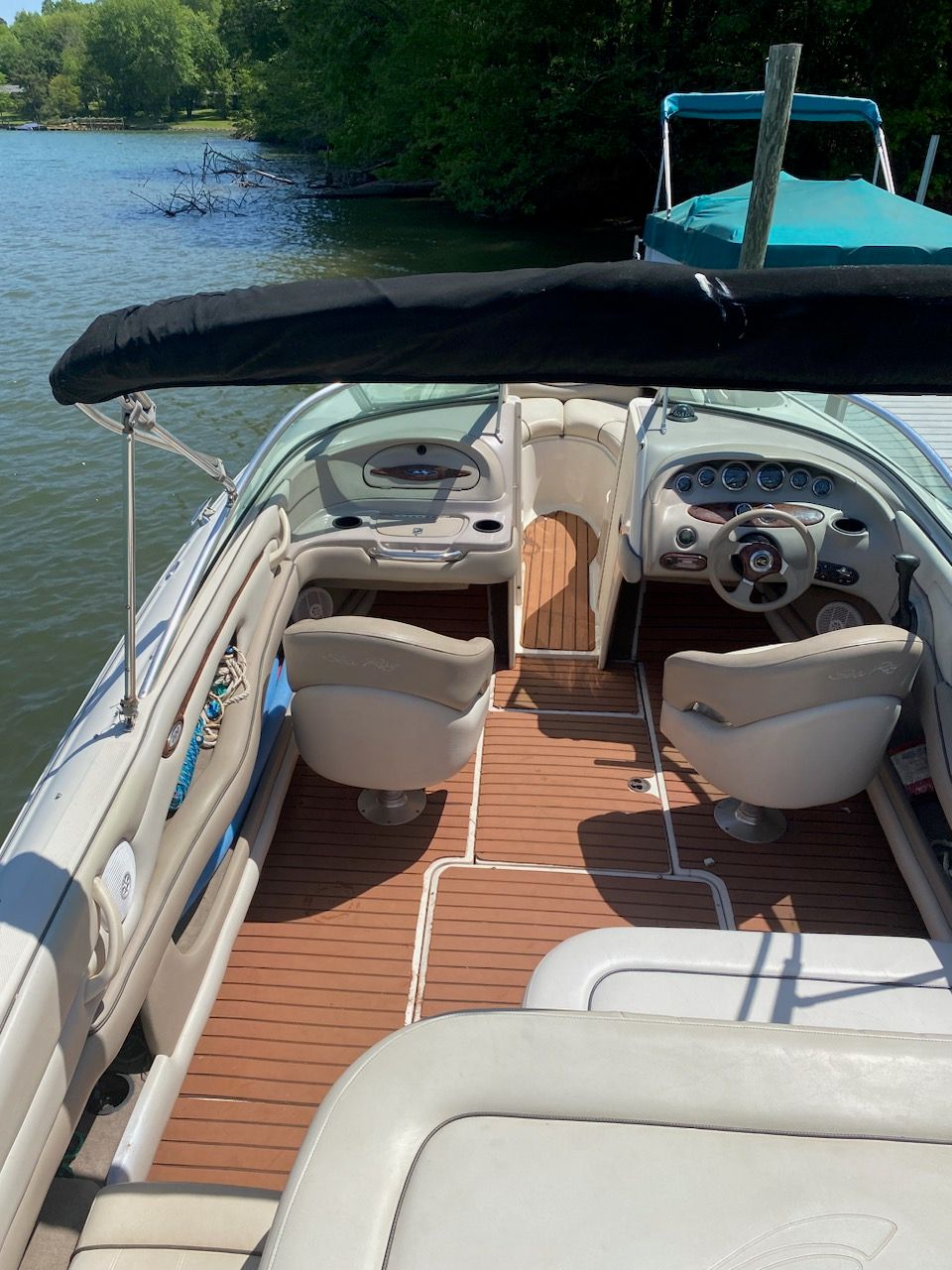 2003 Sea Ray 220 - 2
