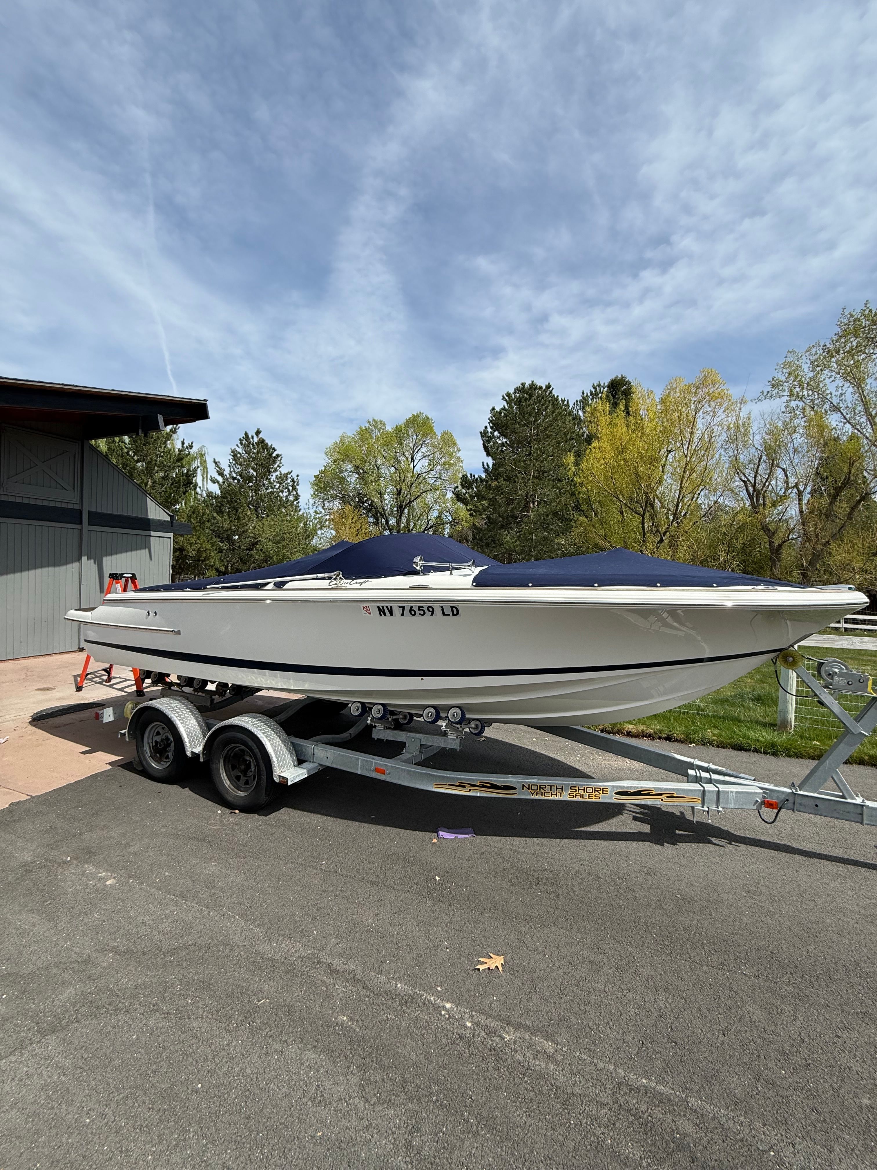 2013 Chris-Craft Launch 22 - 25