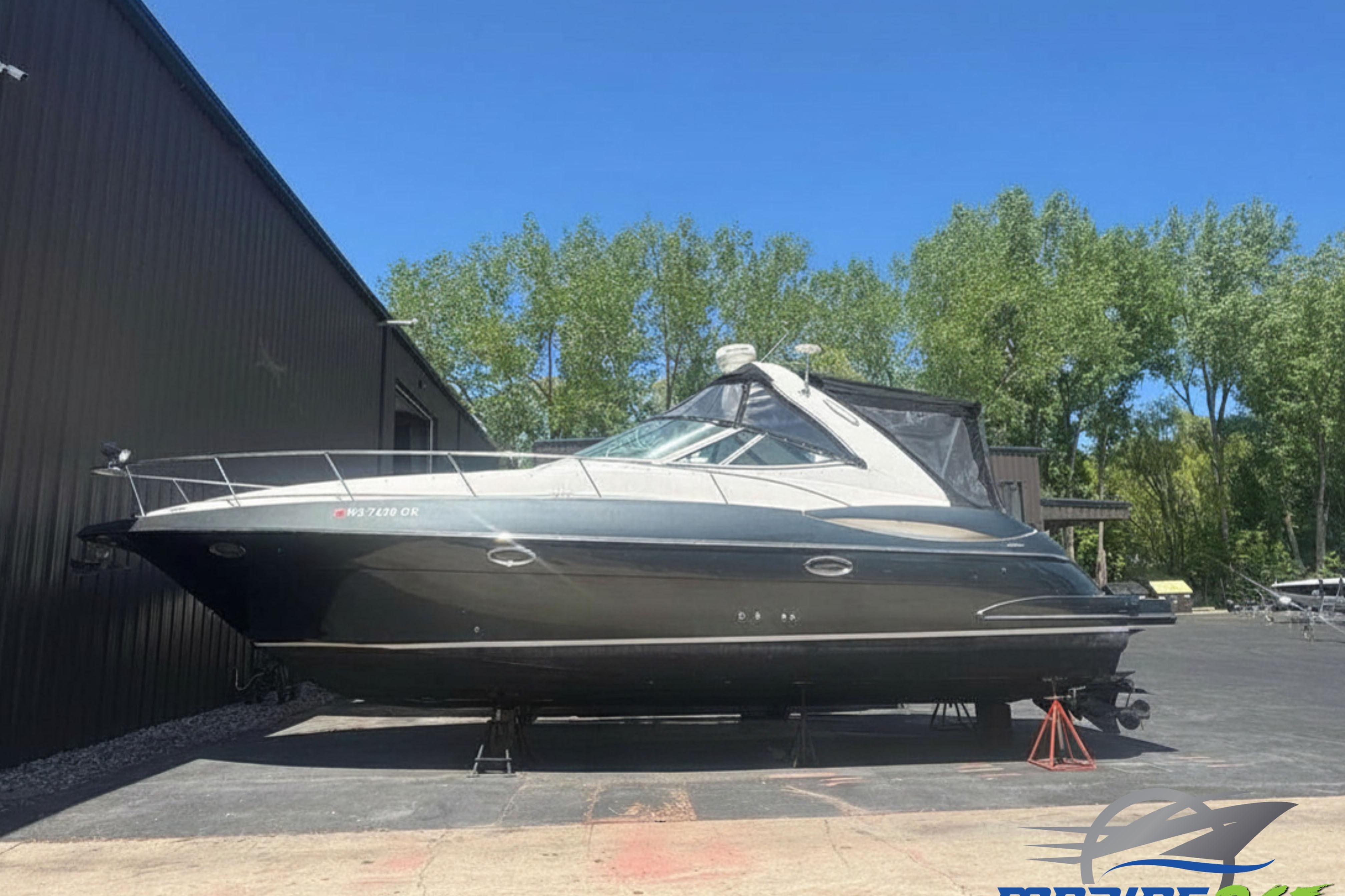 2004 Cruisers Yachts 340 Express