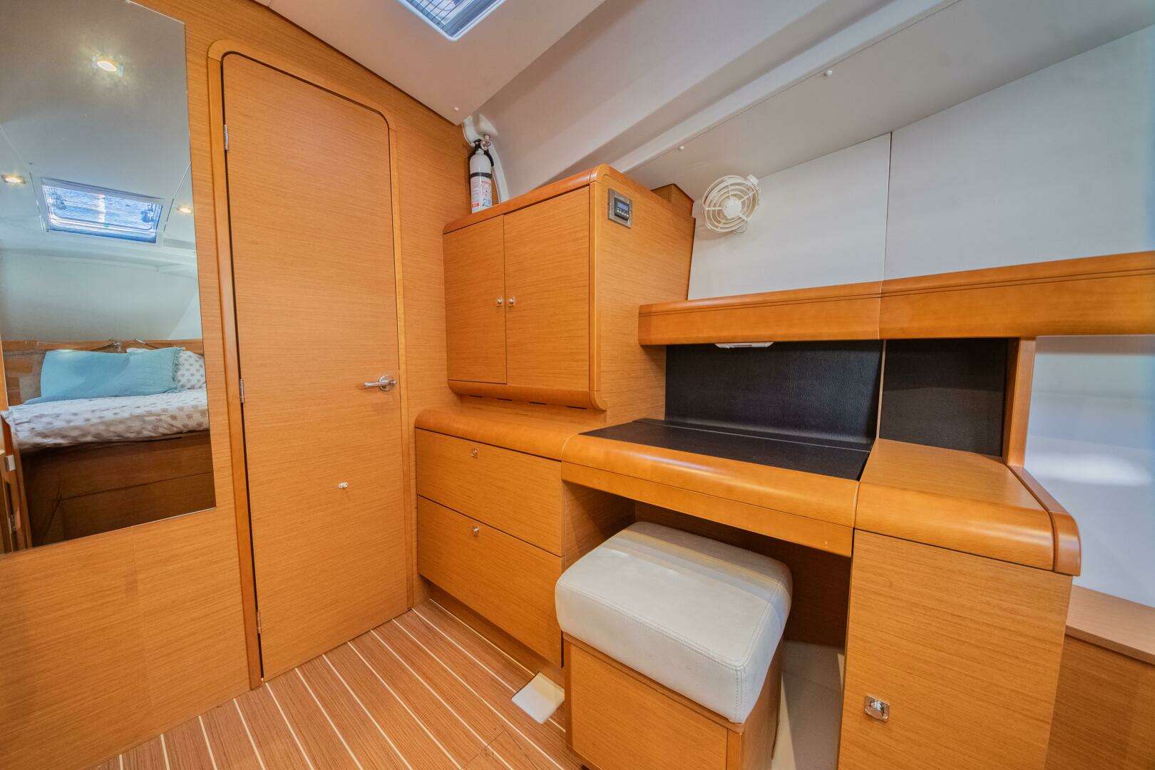 2016 Jeanneau 439 - Image 17
