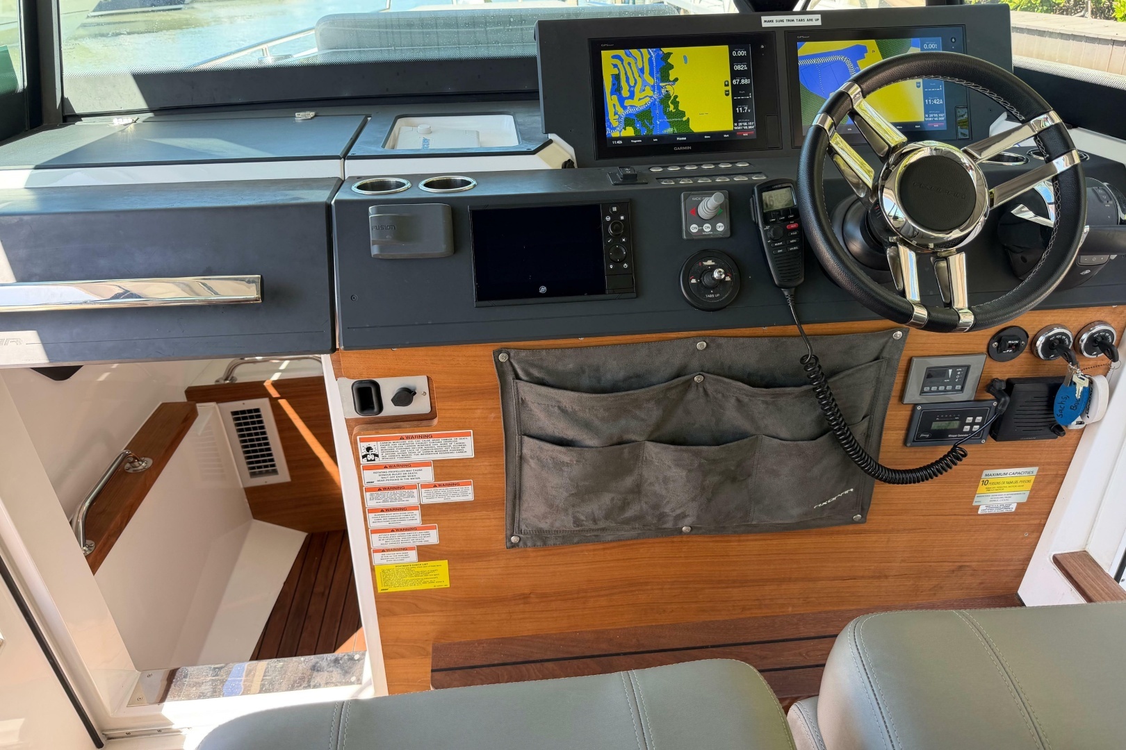 2018 Axopar 37 Cabin - Image 14