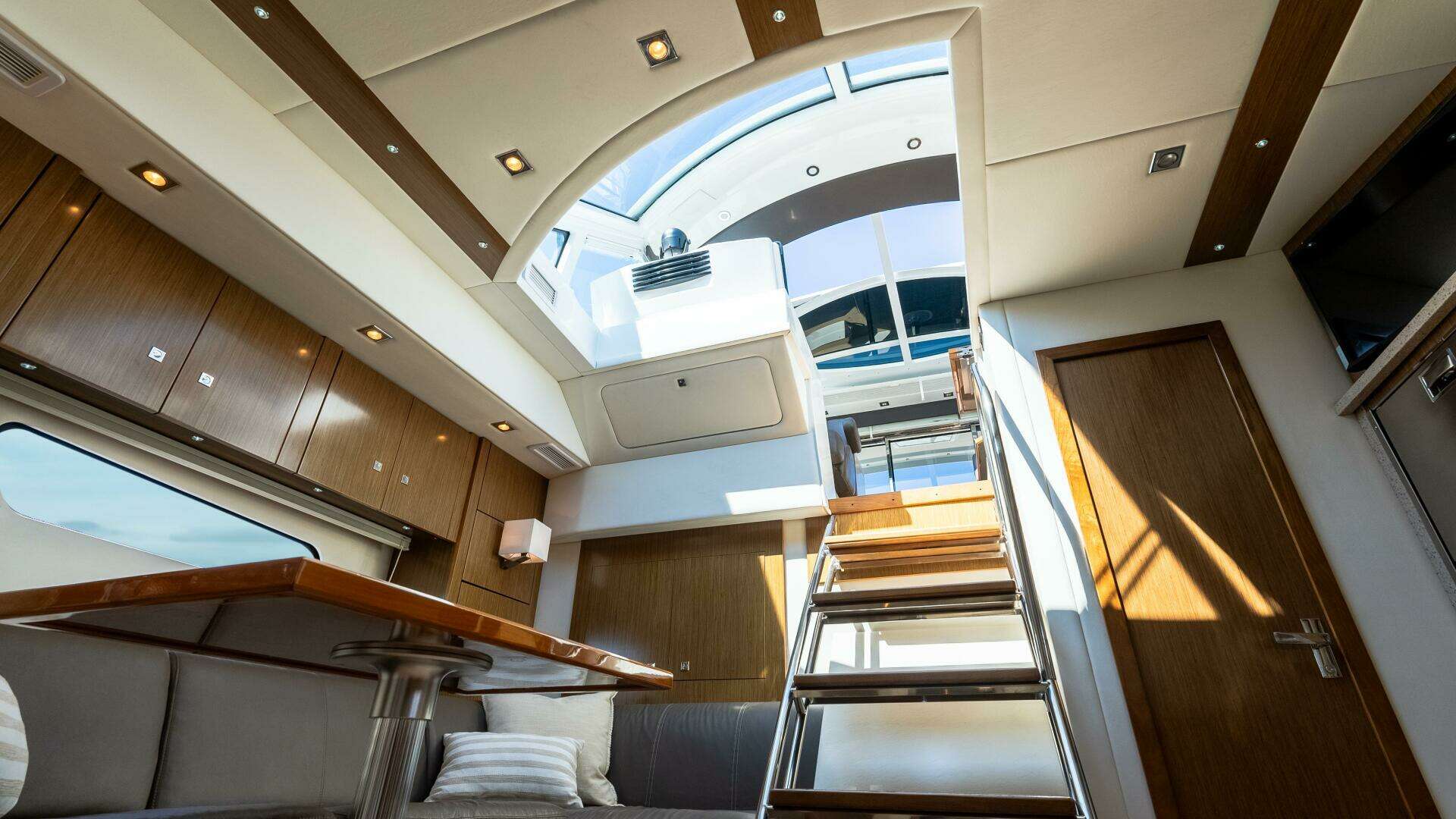 2013 Cruisers 48 Cantius - Image 33
