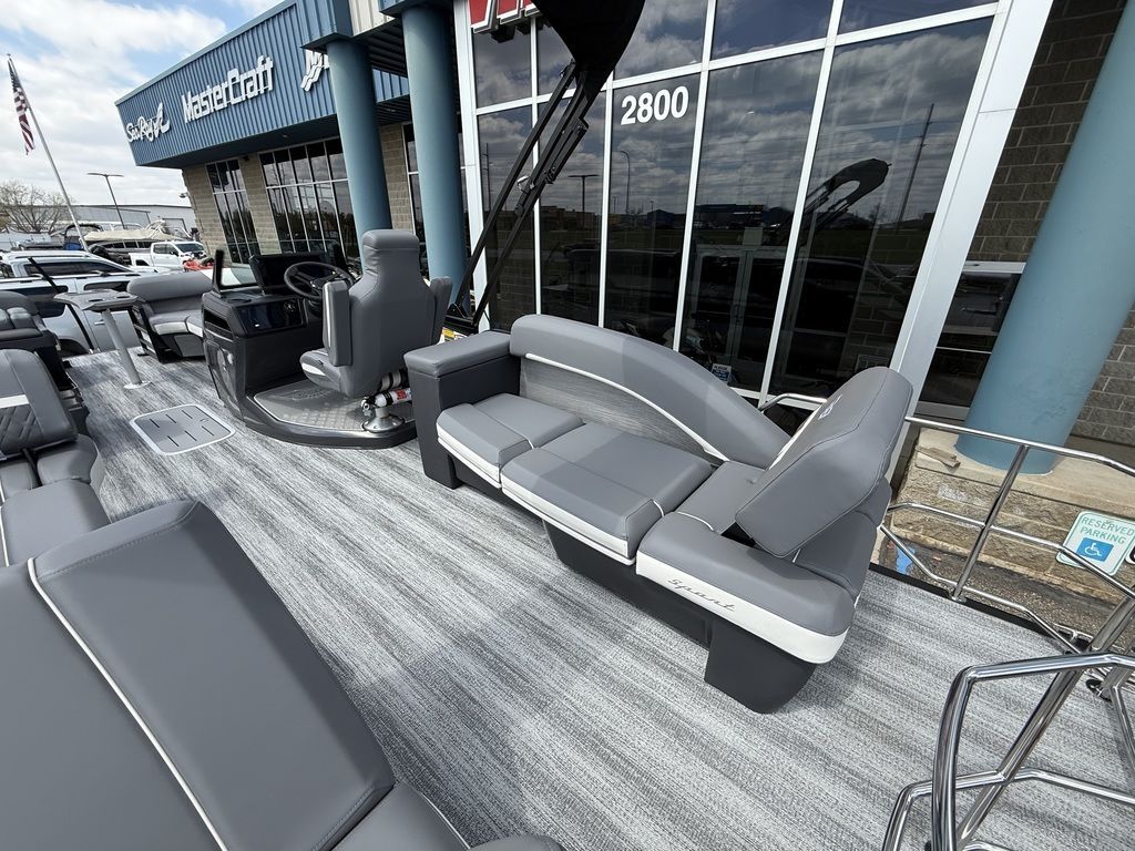 2026 Bennington 24 M Sport Lounge - 25