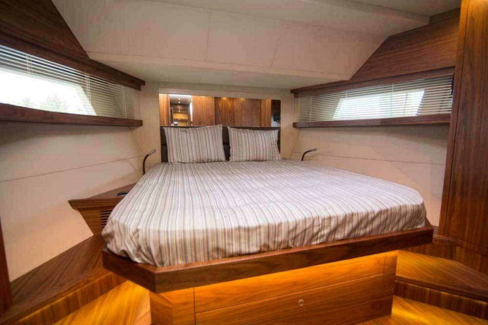 2019 Sundeck Yachts 580 Sport - Image 40
