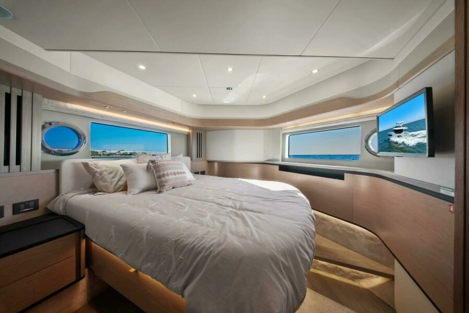 2025 Absolute Navetta 53 - Image 20